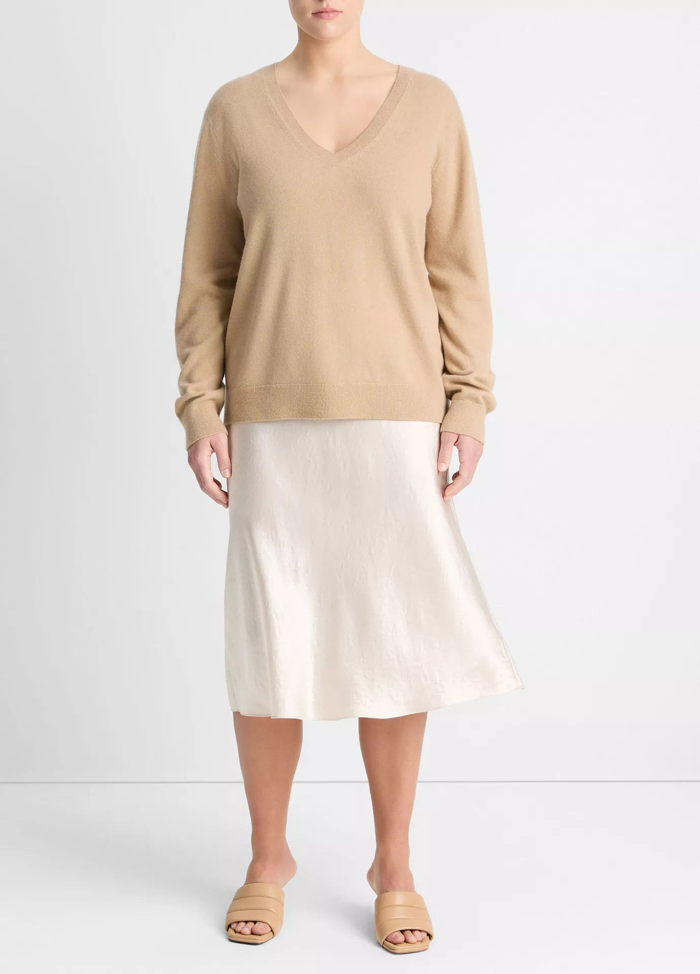 Cashmere Weekend V-Neck Sweater | Vince LLC