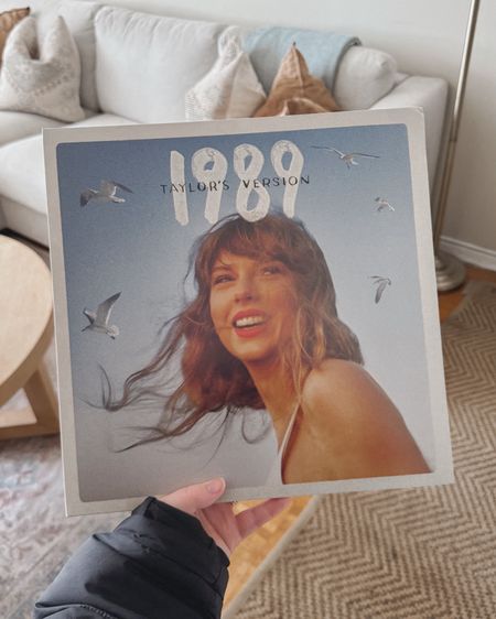 1989 (Taylor’s Version) is easily the best glow up 🪽

#LTKfindsunder100 #LTKstyletip #LTKhome