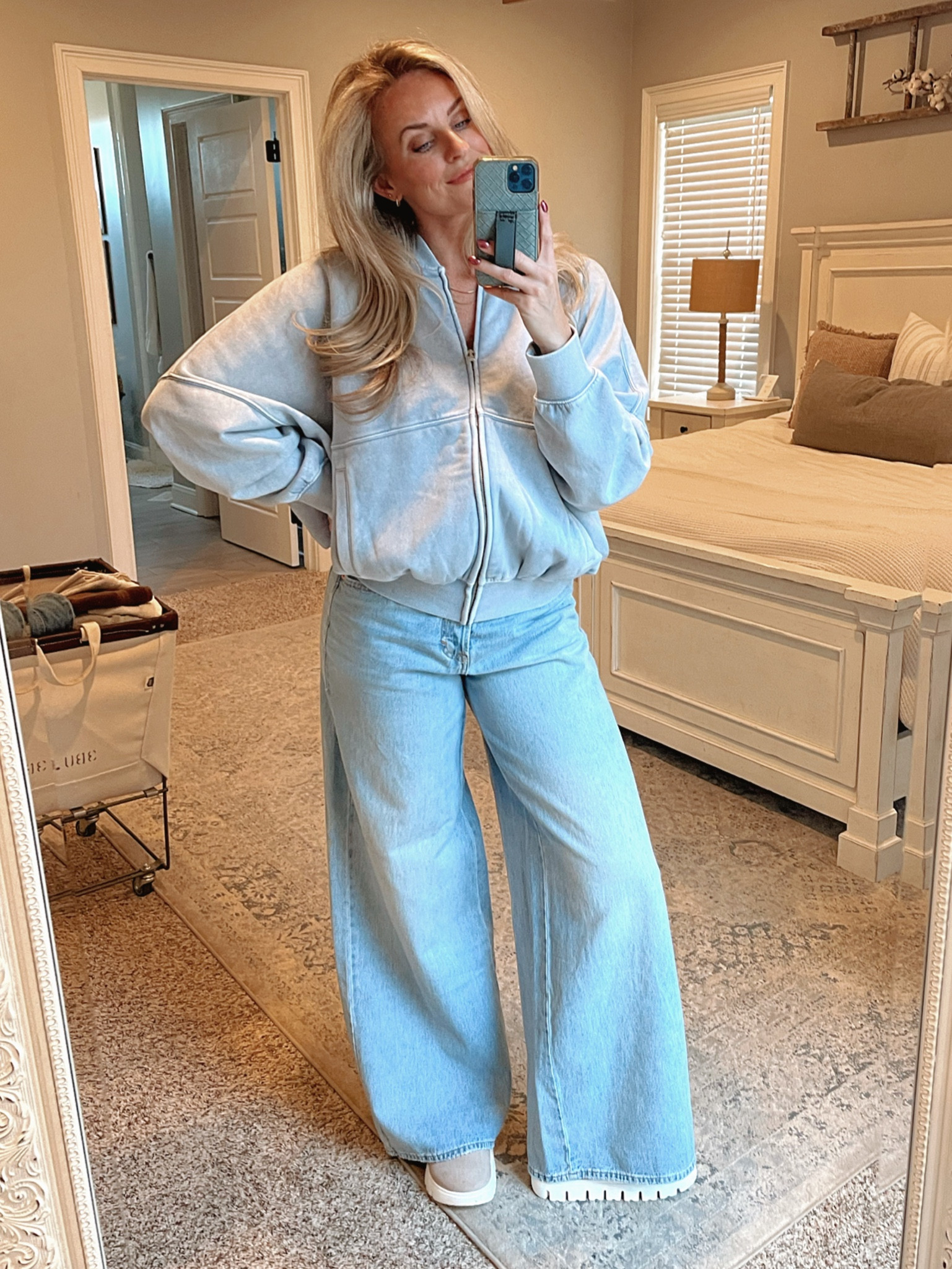 Comfy Mom Outfit

#LTKFindsUnder50 #LTKStyleTip #LTKActive