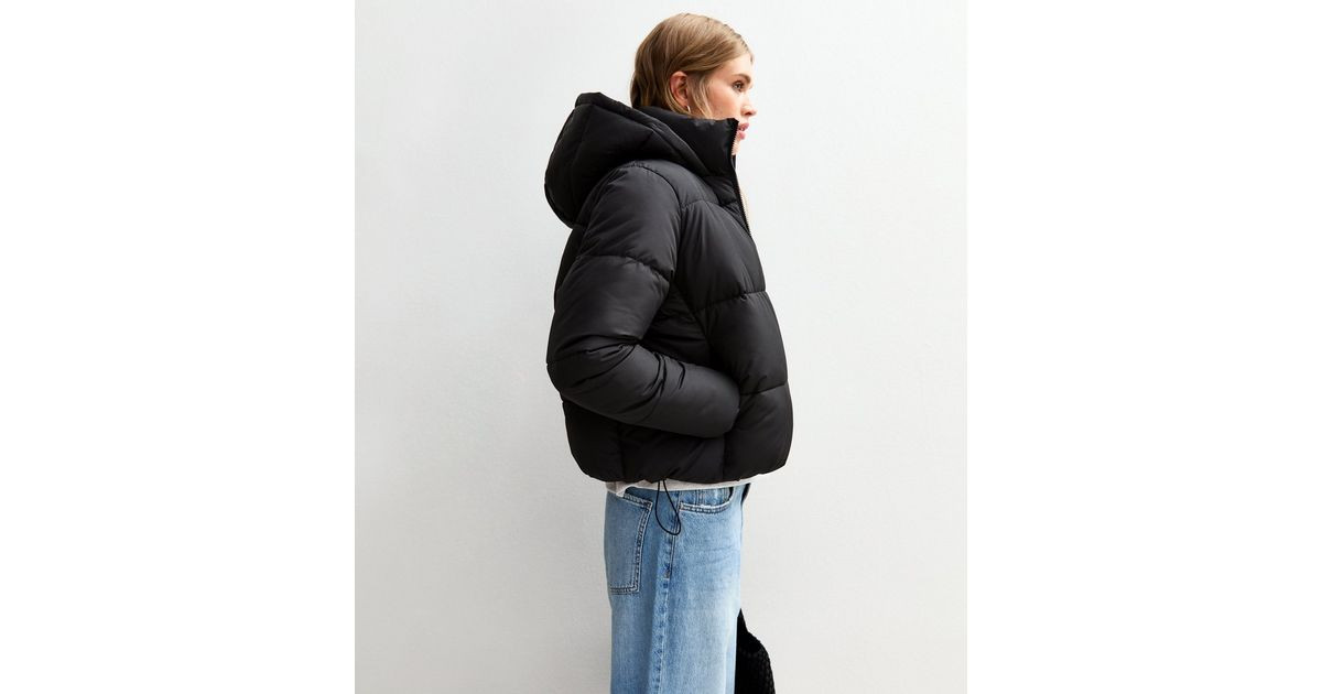Black Hooded Cropped Puffer Jacket | New Look | New Look (UK)