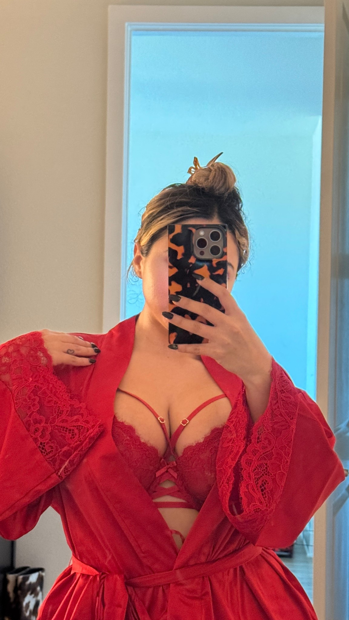 Valentine’s Day outfit if you wanna feel feminine and hot🔥😮‍💨

#LTKFindsUnder100 #LTKootd #LTKMidsize