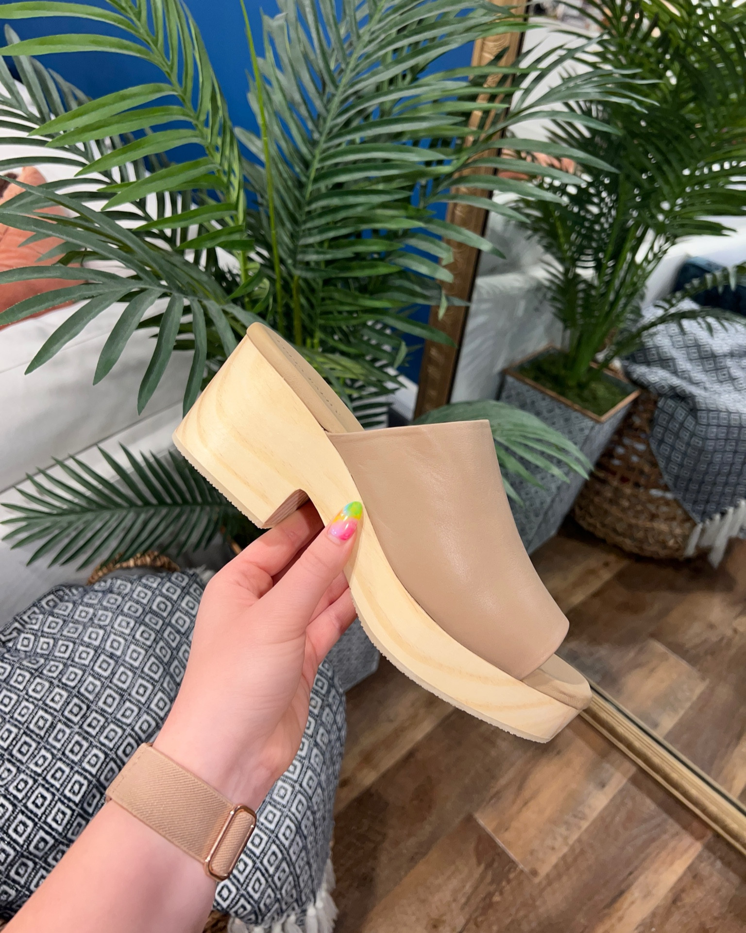 Love these mules for summer! Summer sandals / true to size! Super light weight and comfortable 

#LTKSeasonal #LTKshoecrush #LTKstyletip