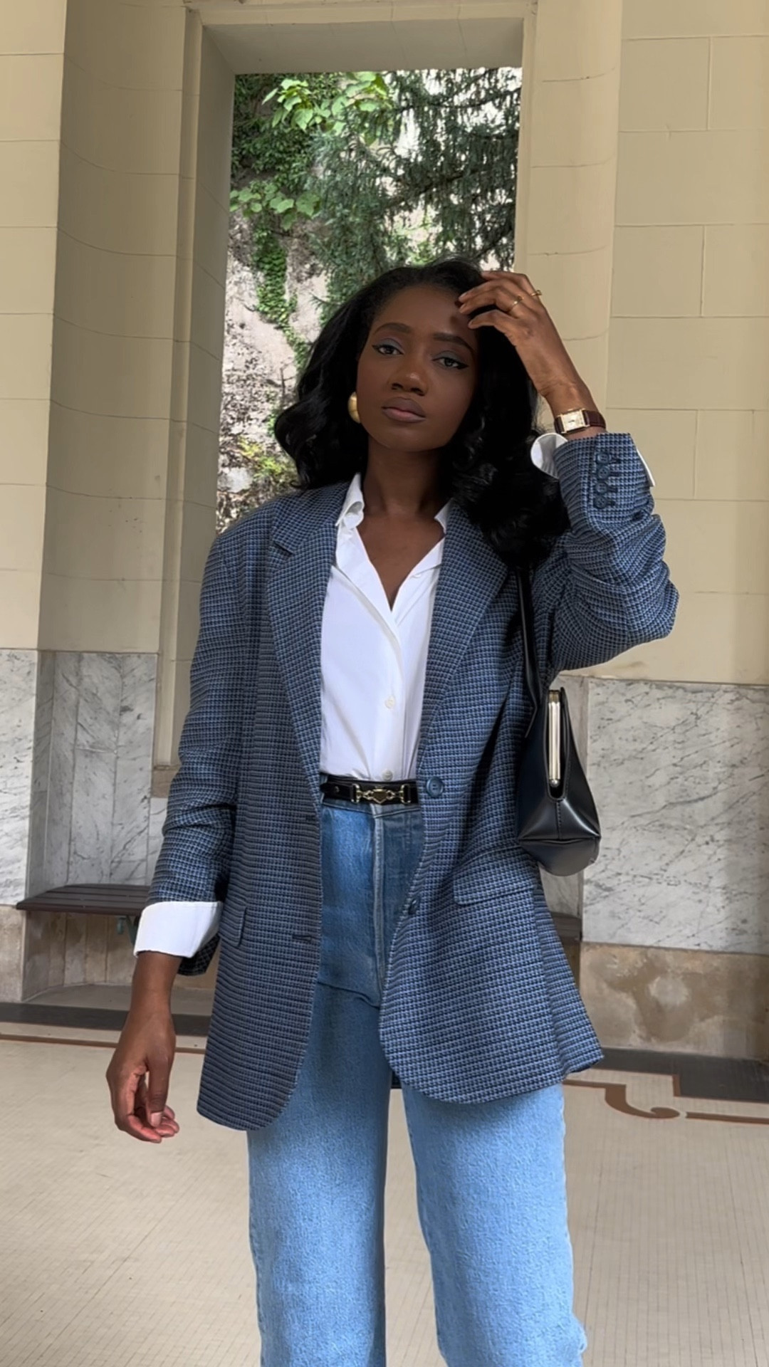 The blazer is @by_glumur on IG
The belt @fairfaxandfavor