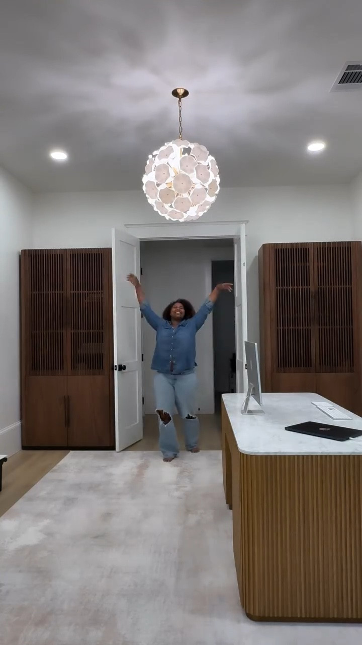 Working from home just got a major upgrade. My office is finally coming together, and I’m loving how elevated, functional, and polished this space feels.

Everything that helped bring this look together is linked below!



#LTKdayinmylife #LTKHome