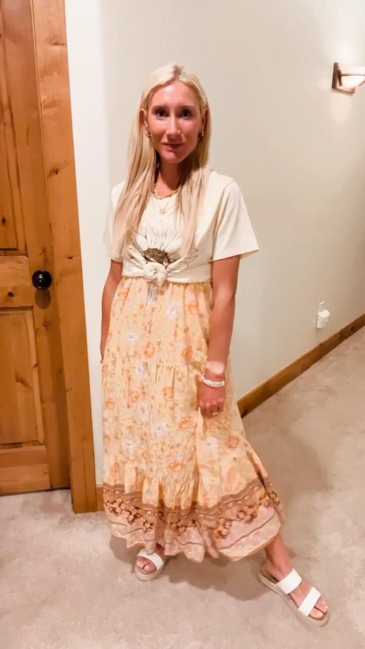 How to tie a front knot in graphic T. Whole outfit from Amazon. 

#LTKstyletip #LTKsalealert #LTKunder50