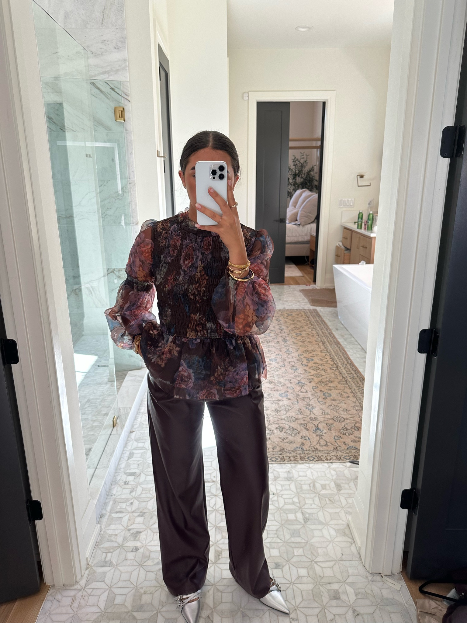 Top: small
Pants: medium
(DEDE30)

Dressupbuttercup.com #dressupbuttercup #dederaad 

#LTKSaleAlert #LTKStyleTip #LTKFindsUnder100