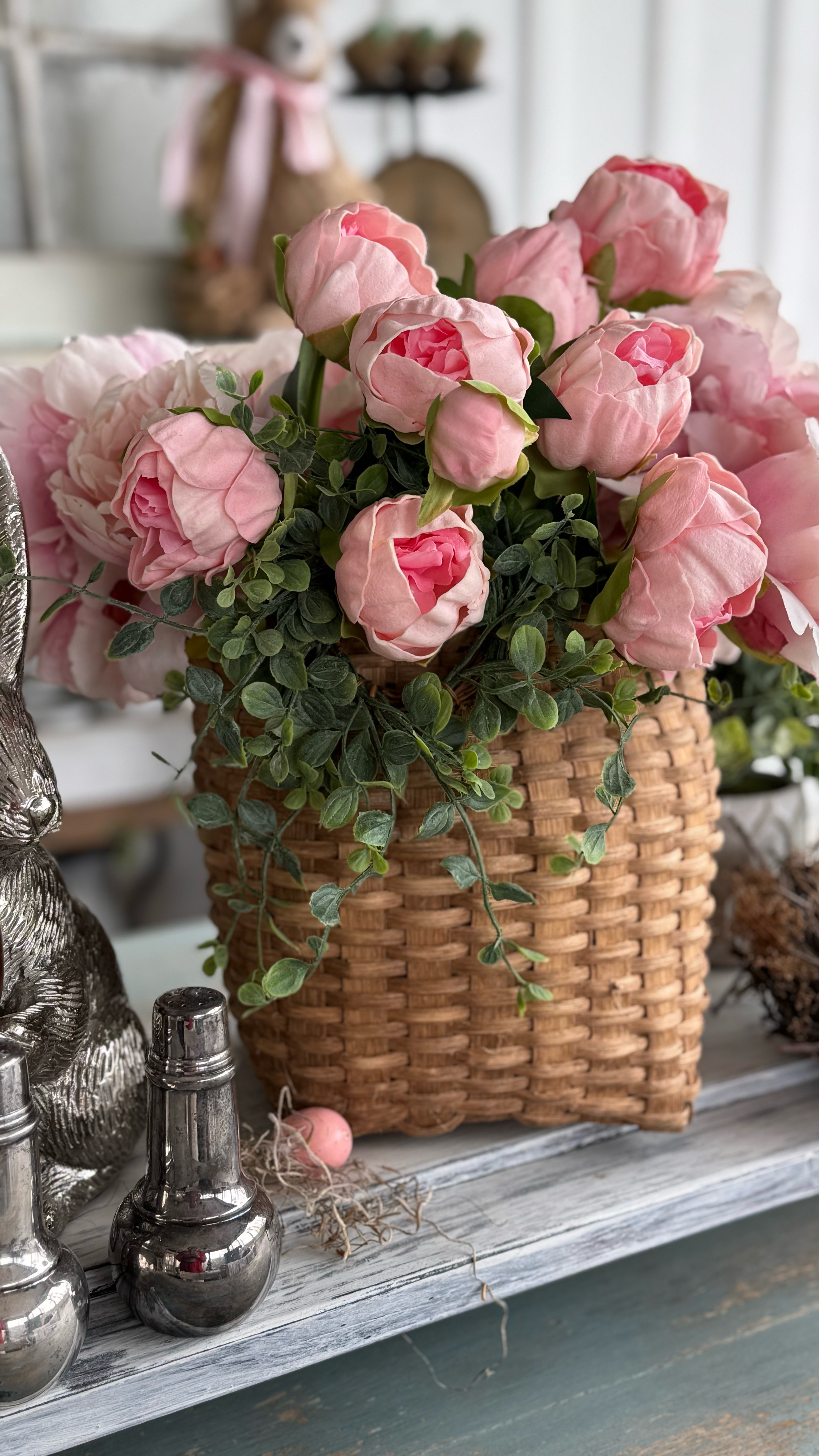 Easy and creative Easter Centerpiece 

#LTKSeasonal #LTKHome