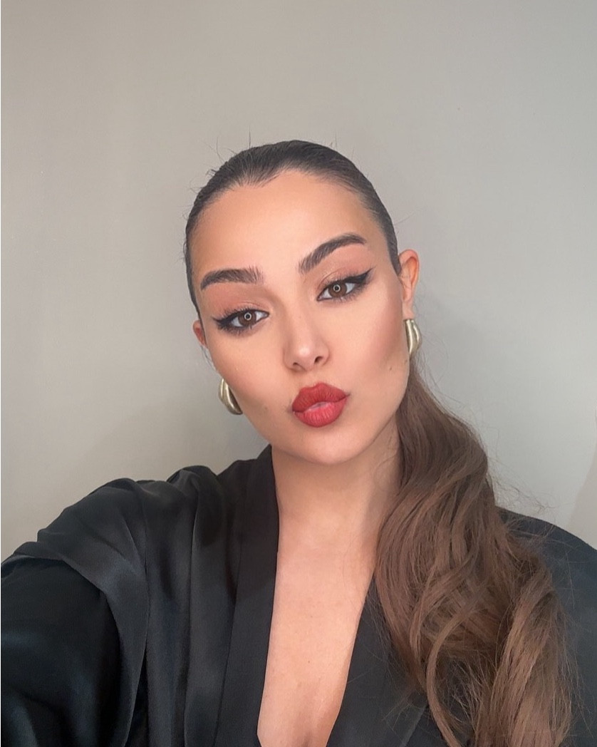 The perfect products for the perfect holiday look ❤️🍁🎁 see below for all the products I used to create this look 🔗

#LTKBeauty #LTKCyberWeek #LTKHoliday