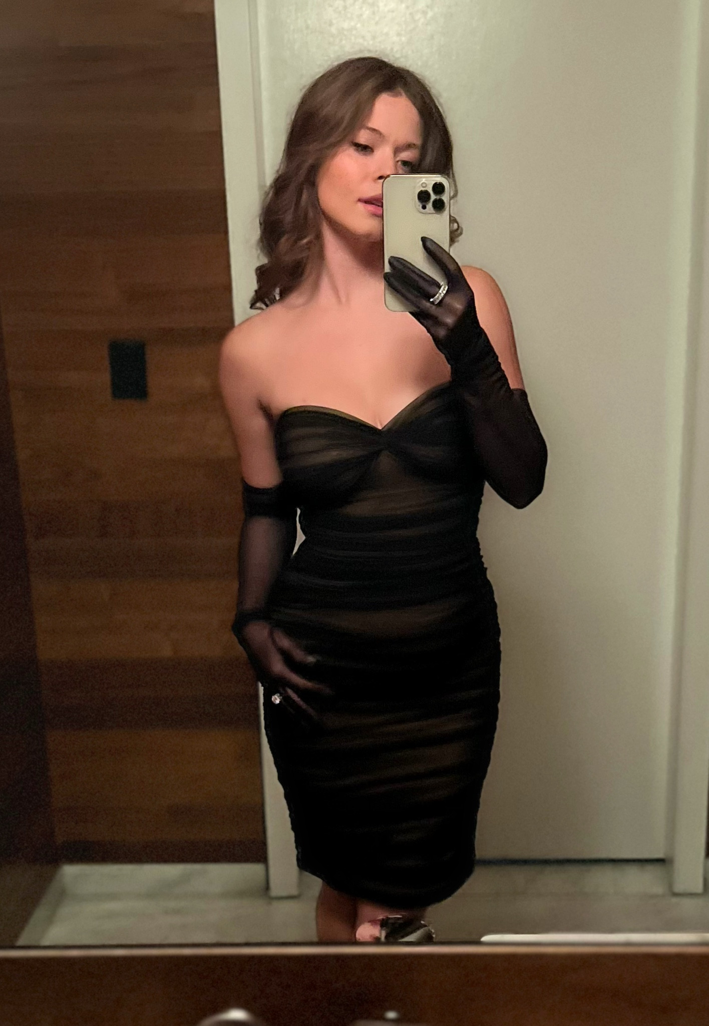 Wedding guest glam 🖤

This combo is beyond comfy, flattering on every body, and effortlessly chic. 

Highly recommend these gloves! You can still use your phone, which is a huge plus 😅😉 Also, you can’t see my velvet crystal shoes…but they’re to die for (see below.) 

Get them here ⬇️🤗

#LTKwedding #LTKparties