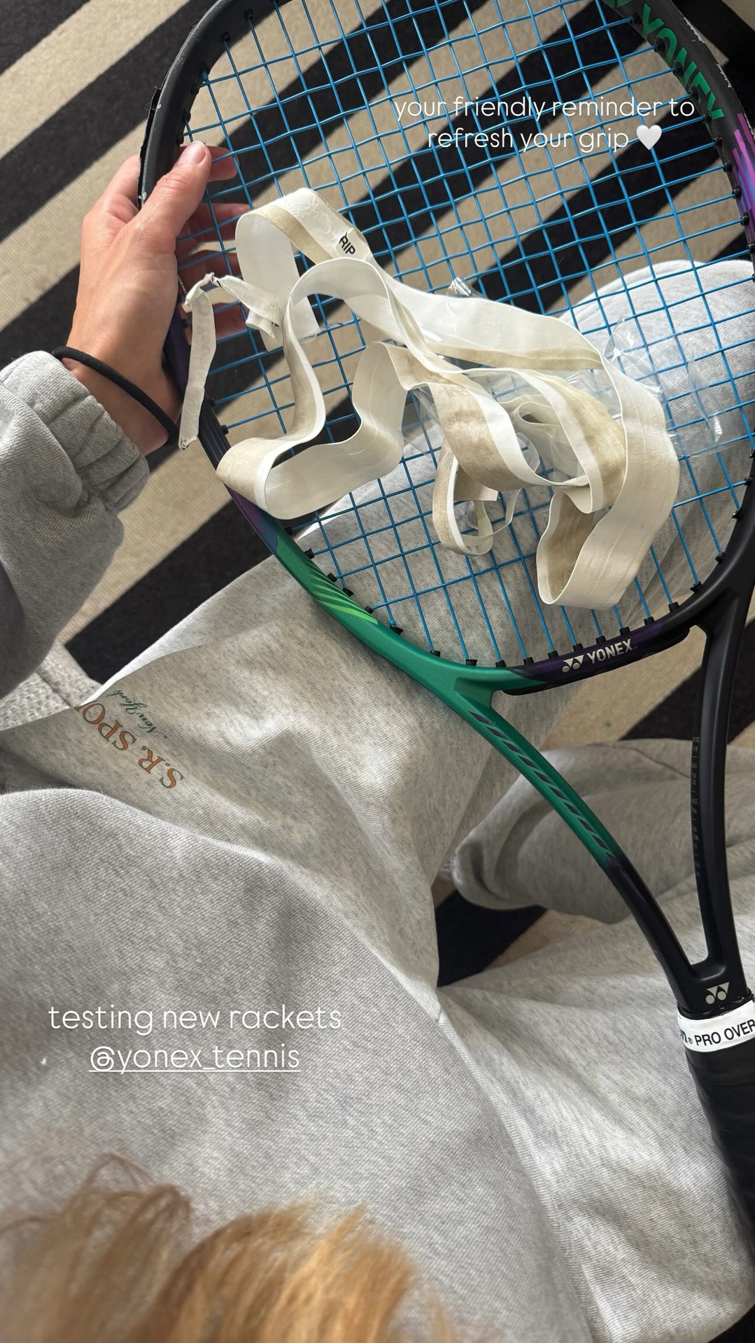 your friendly reminder to 
refresh your grip 🤍 testing new rackets
@yonex_tennis