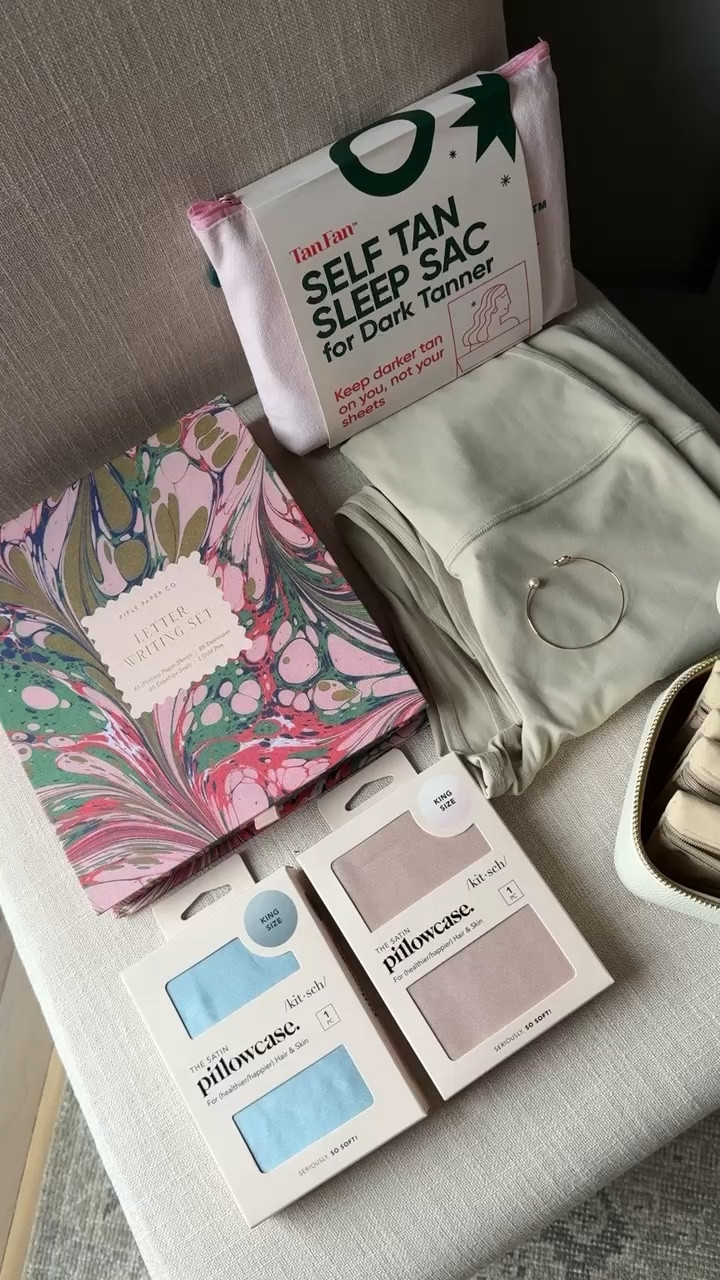 Some more gift ideas! Use code: LOVERLY25 for 25% off of the Rifle Paper Co. letter set!

Loverly Grey, Christmas gifts, gift ideas for her, gift ideas for friend, bracelet, leggings, jewelry travel case, satin pillowcasee

#LTKGiftGuide #LTKHoliday
