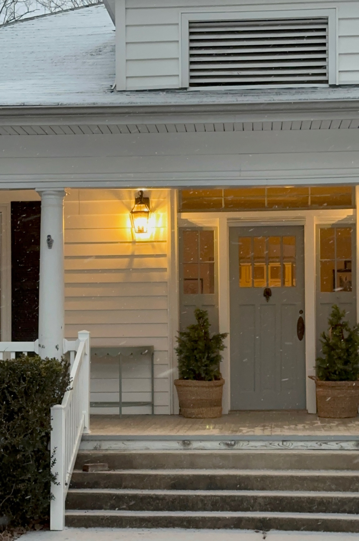 Snow day front porch ❄️

#LTKhome