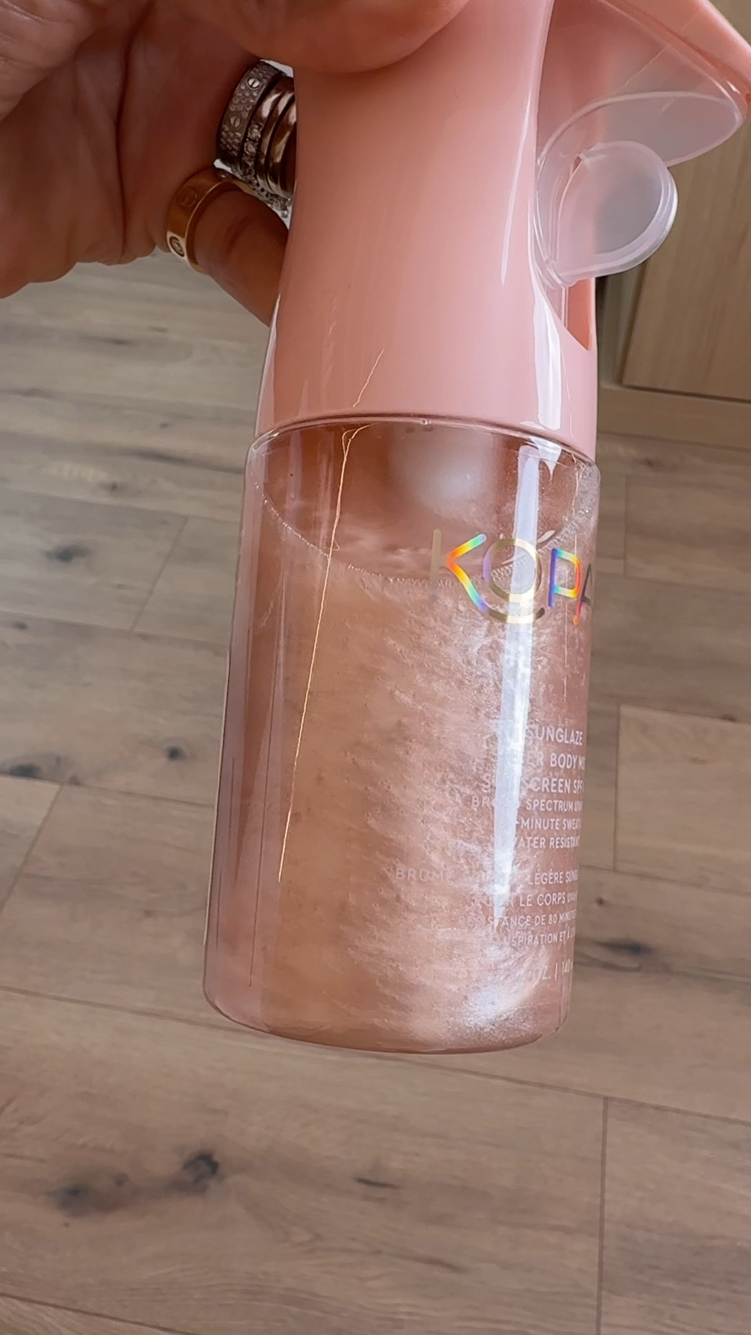 Scroll to shop! ✨ My favorite body SPF. Everything is linked below.👇🏾

Color: Rose Gold

Desliza para comprar. ✨ Mi protector solar corporal favorito.

📲 Download the free LTK app & follow me @kirasfashionfinds to shop all my daily finds.

#LTKselfcare #LTKBeauty #LTKmorningroutine
