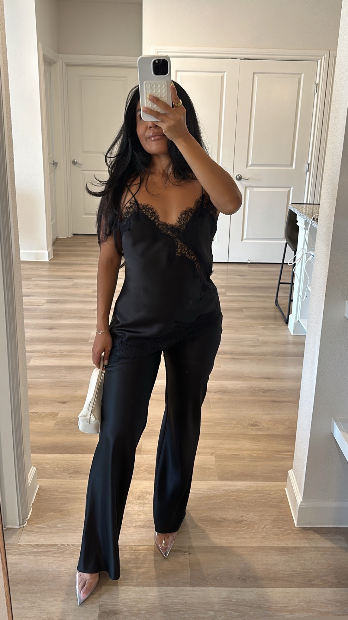 SMALL TOP & SATIN PANTS


SATIN SET
SUMMER GOING OUT LOOK/OUTFIT
Chic summer outfits 



#LTKFindsUnder50