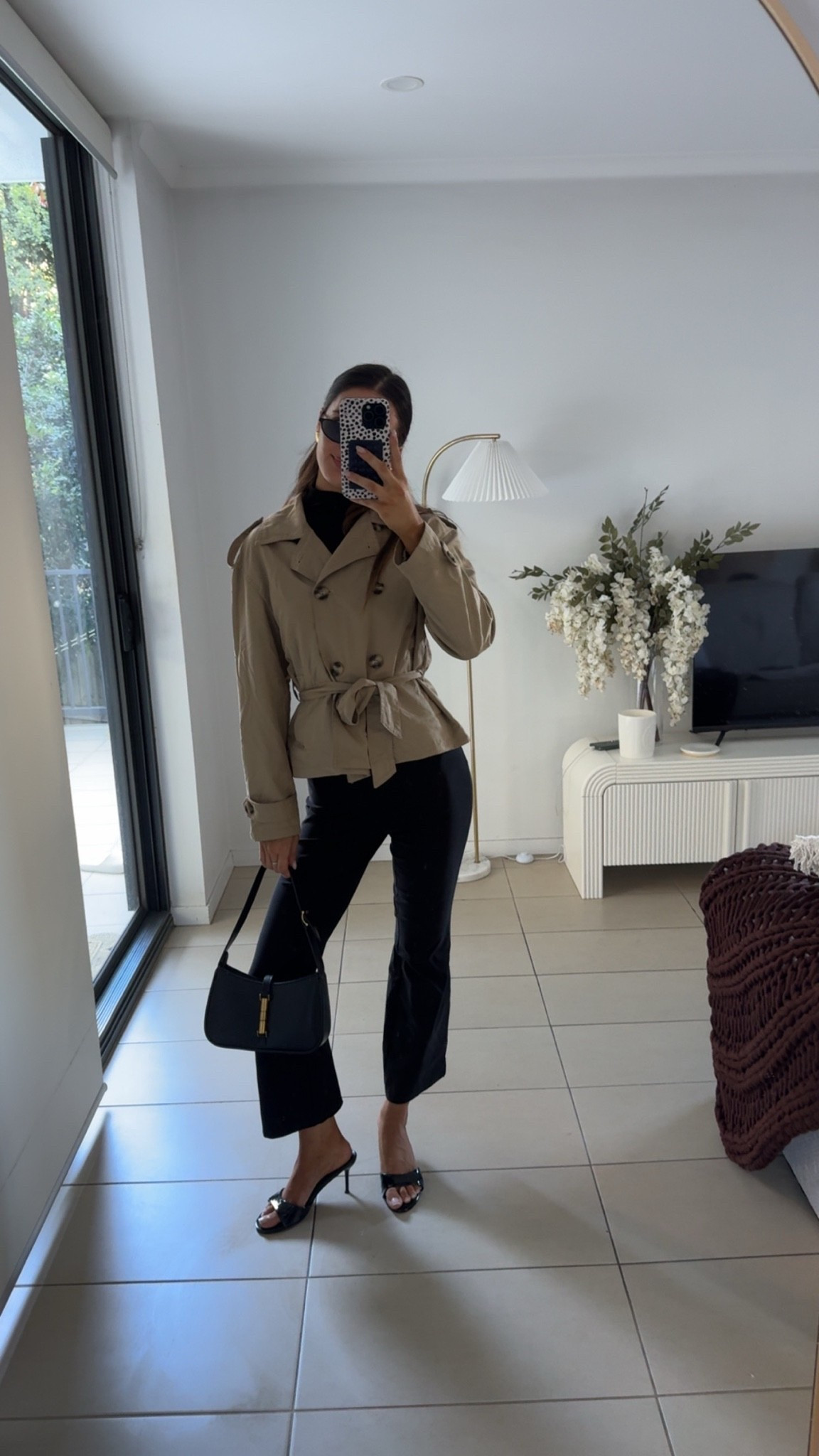 Closet cropped trench I could find to match this one xx

#LTKaustralia #LTKwinter #LTKstyletip
