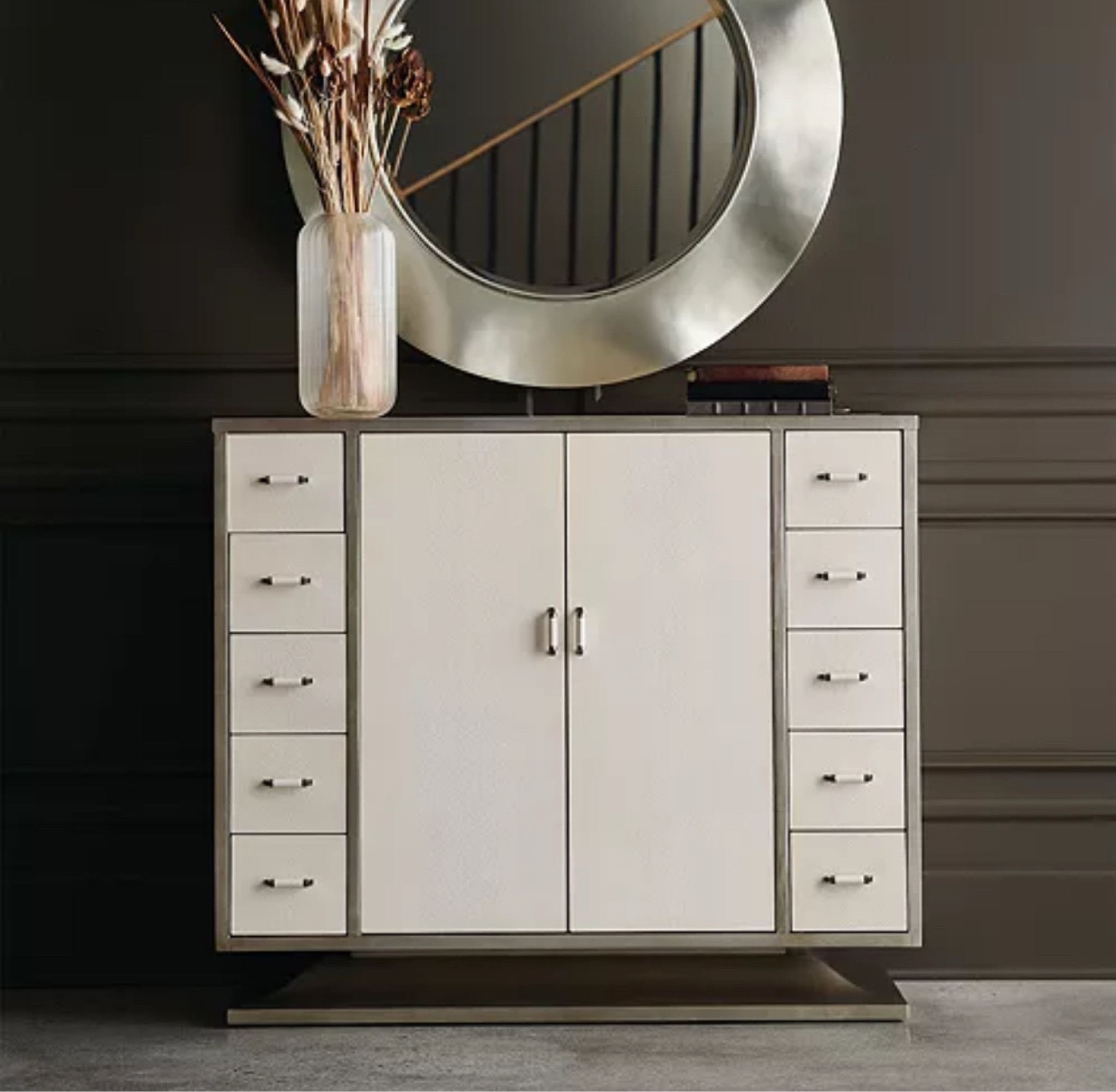 What's In Store Chest

#LTKHome #LTKStyleTip