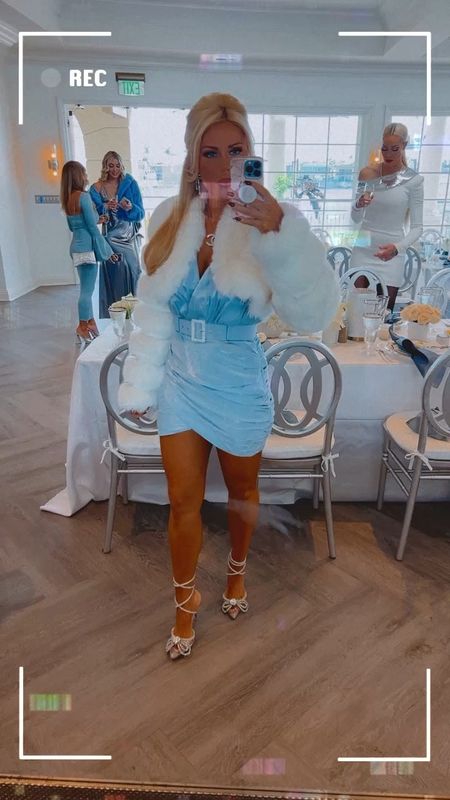 My Light blue dress & faux white jacket look for a baby shower! 

#blue #white #babyshower #silver #glam #fashion #babyblue