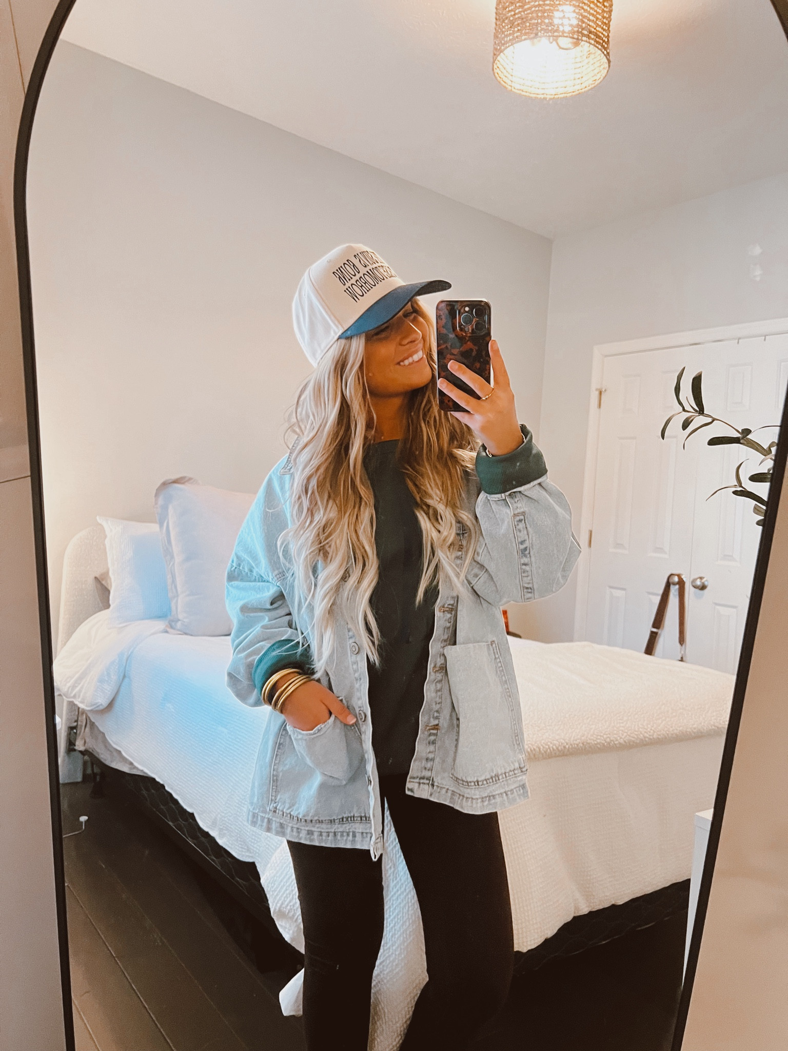 The perfect comfy but cute outfit to relax on a lazy Sunday. Shop the links below!! p.s. the leggings are on sale 😉

#LTKU #LTKStyleTip #LTKFindsUnder50