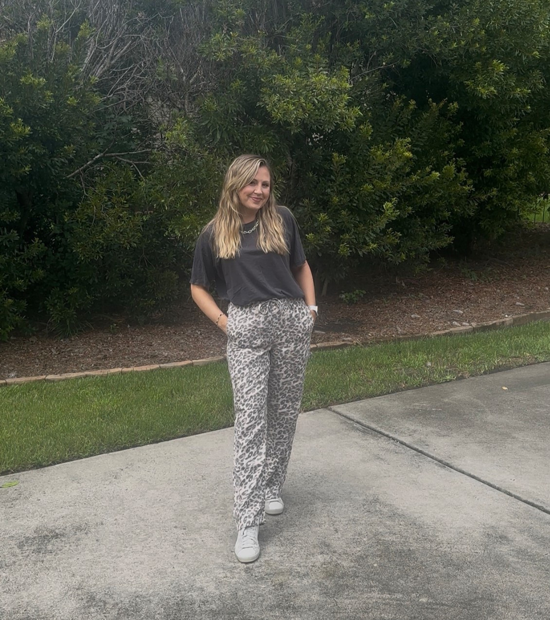I love these pants from Aerie!! So comfy and cute!! 

Pants: Aerie, Size XS
Top: Aerie, Size XS
Shoes: P448
Necklaces: Sequin NYC 
Earrings: Francesca’s 