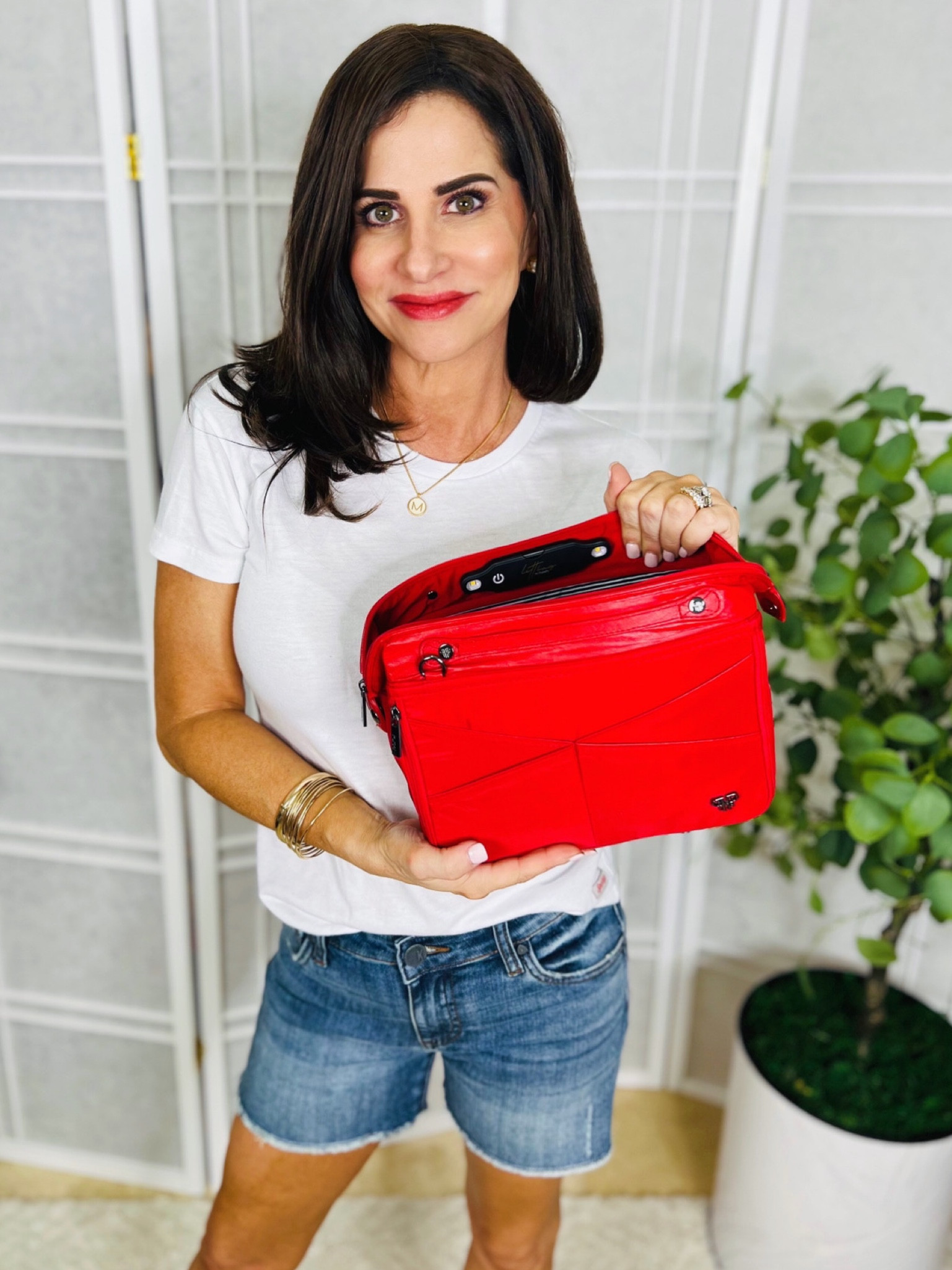 Amazon find. Oprah’s favorite 
Lit organizer for a handbag , tote. 

#LTKtravel #LTKunder50