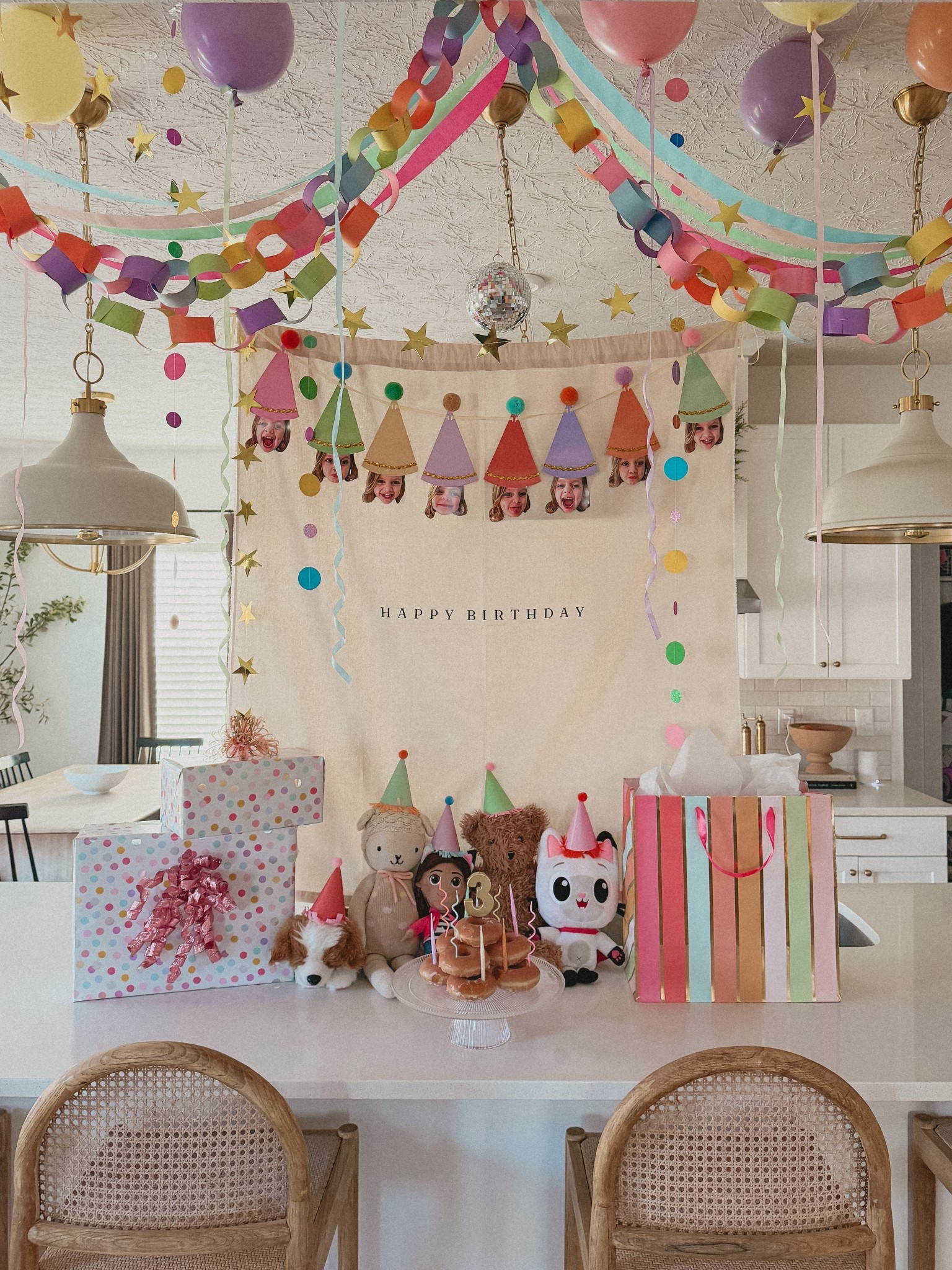 Colorful and fun birthday morning set up!💖