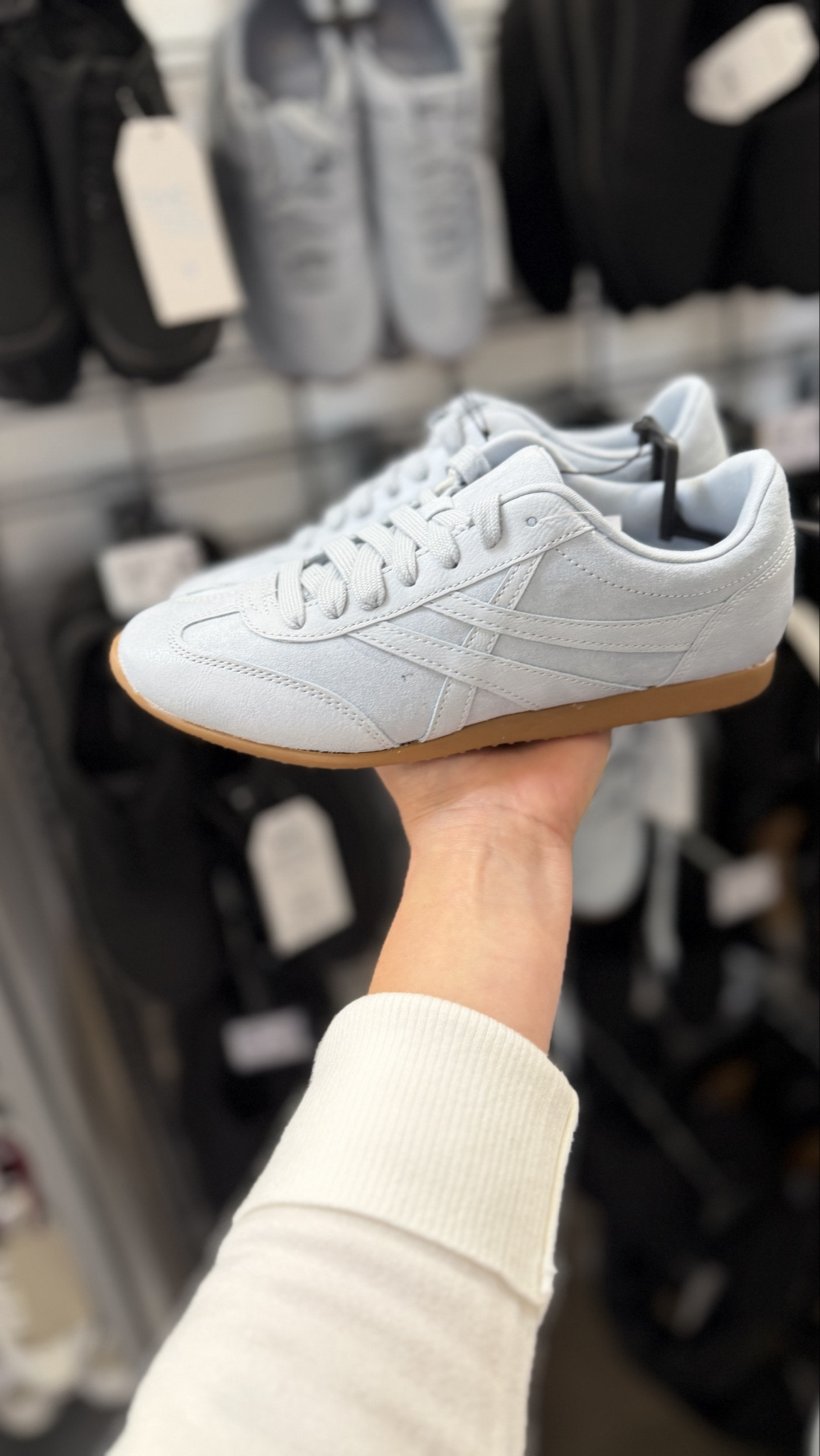 If you love a dress + sneaker moment… these are IT ! The low profile keeps them sleek and feminine, making them so easy to style with spring and summer dresses, skirts, or even your everyday errands look.


#LTKActive #LTKootd #LTKOver40