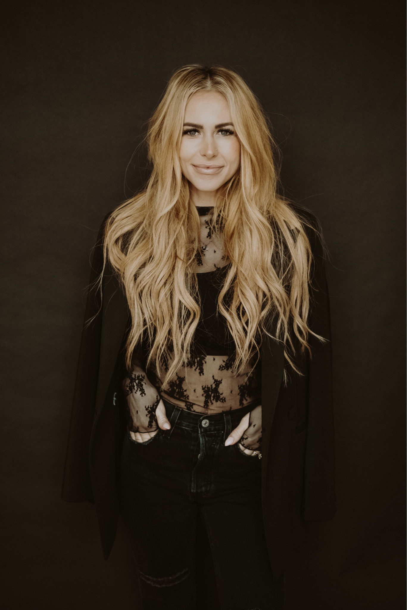 one of my most fav looks , I absolutely love this lace layering top! I wear it ALL the time in so many ways dressing  it up and down! I paired it with this oversized blazer from Good American & it’s an ultimate fav !

#LTKstyletip #LTKworkwear #LTKFind