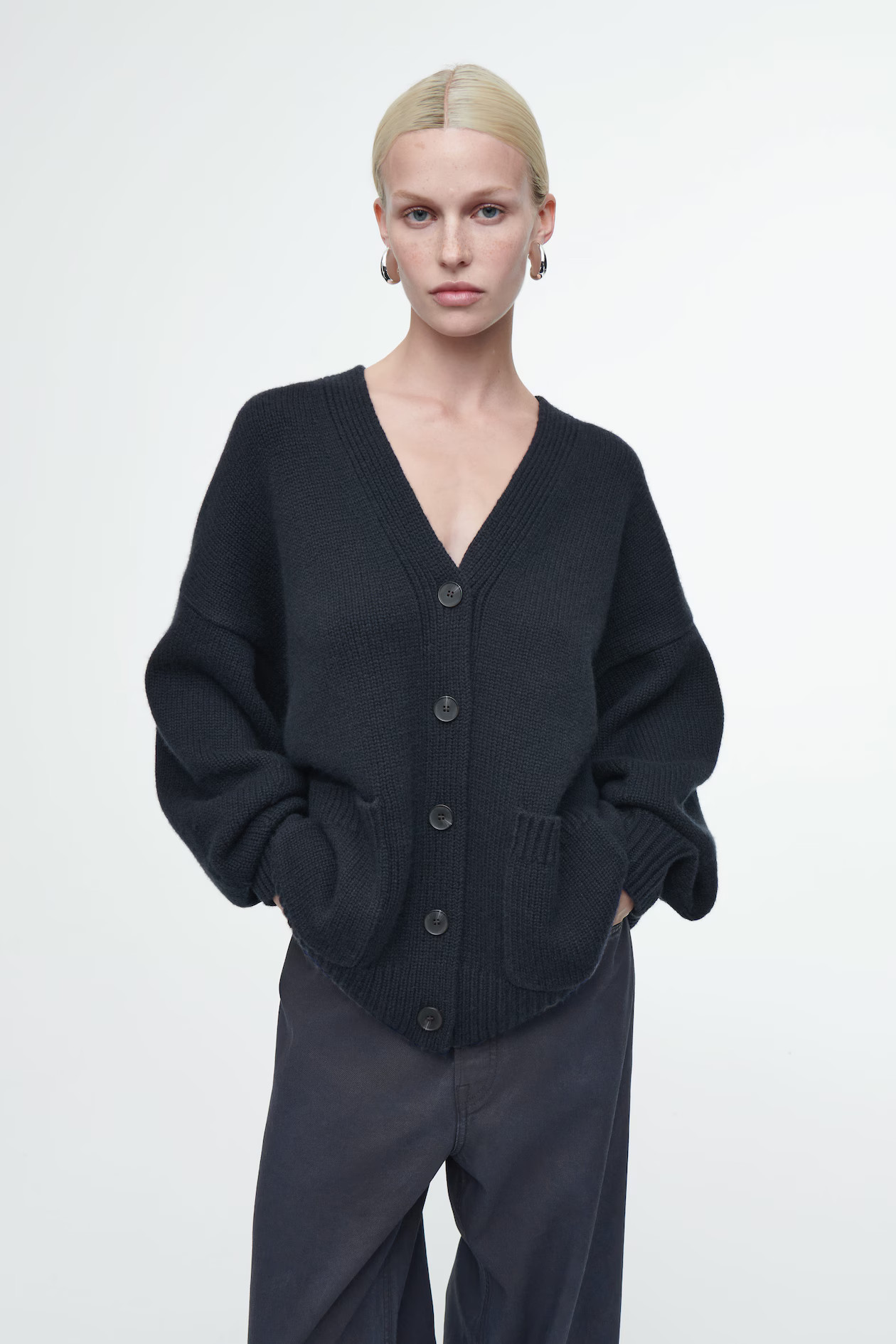 STRICKJACKE AUS KASCHMIR-MIX - NAVYBLAU | COS (EU)