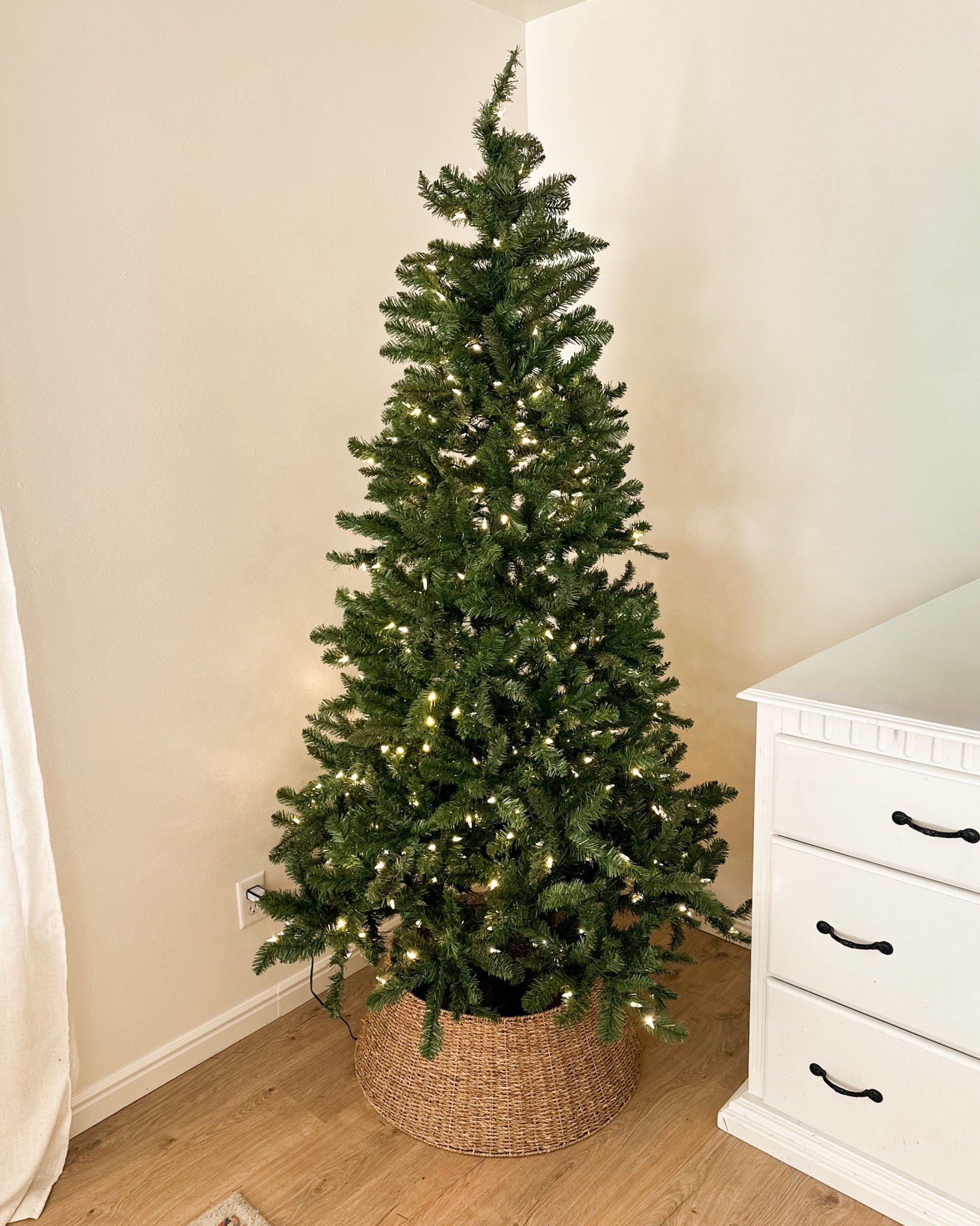 Love this beautiful 7ft pre lit tree! 

#LTKSeasonal #LTKHoliday #LTKFamily