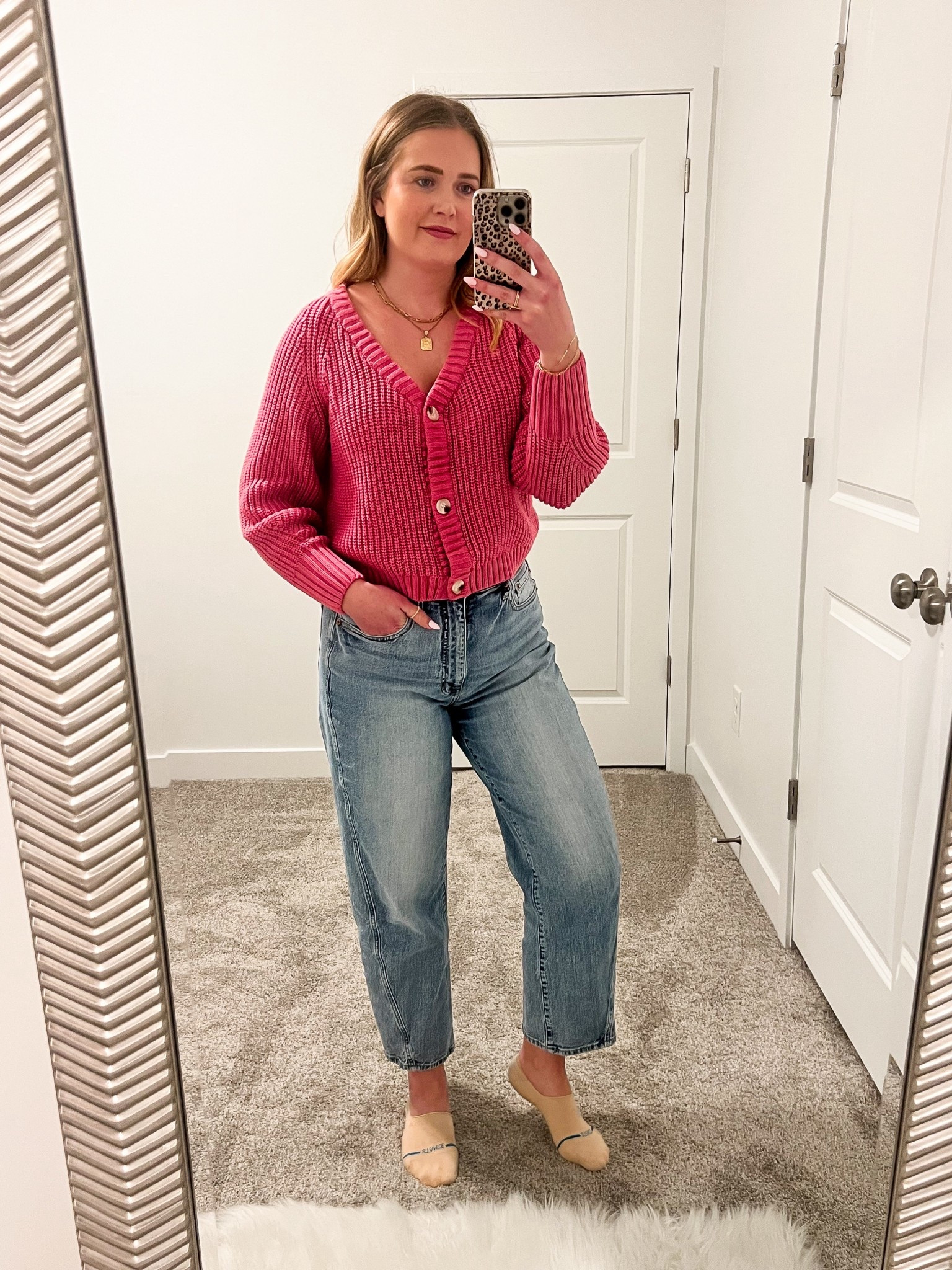 My casual Valentine’s Day outfit💘 Loving this Amazon sweater. It comes in so many colors and is perfect for an easy cozy vibe. Also, I love the wash of these barrel jeans (under $100)! 

#LTKSaleAlert #LTKootd #LTKMidsize