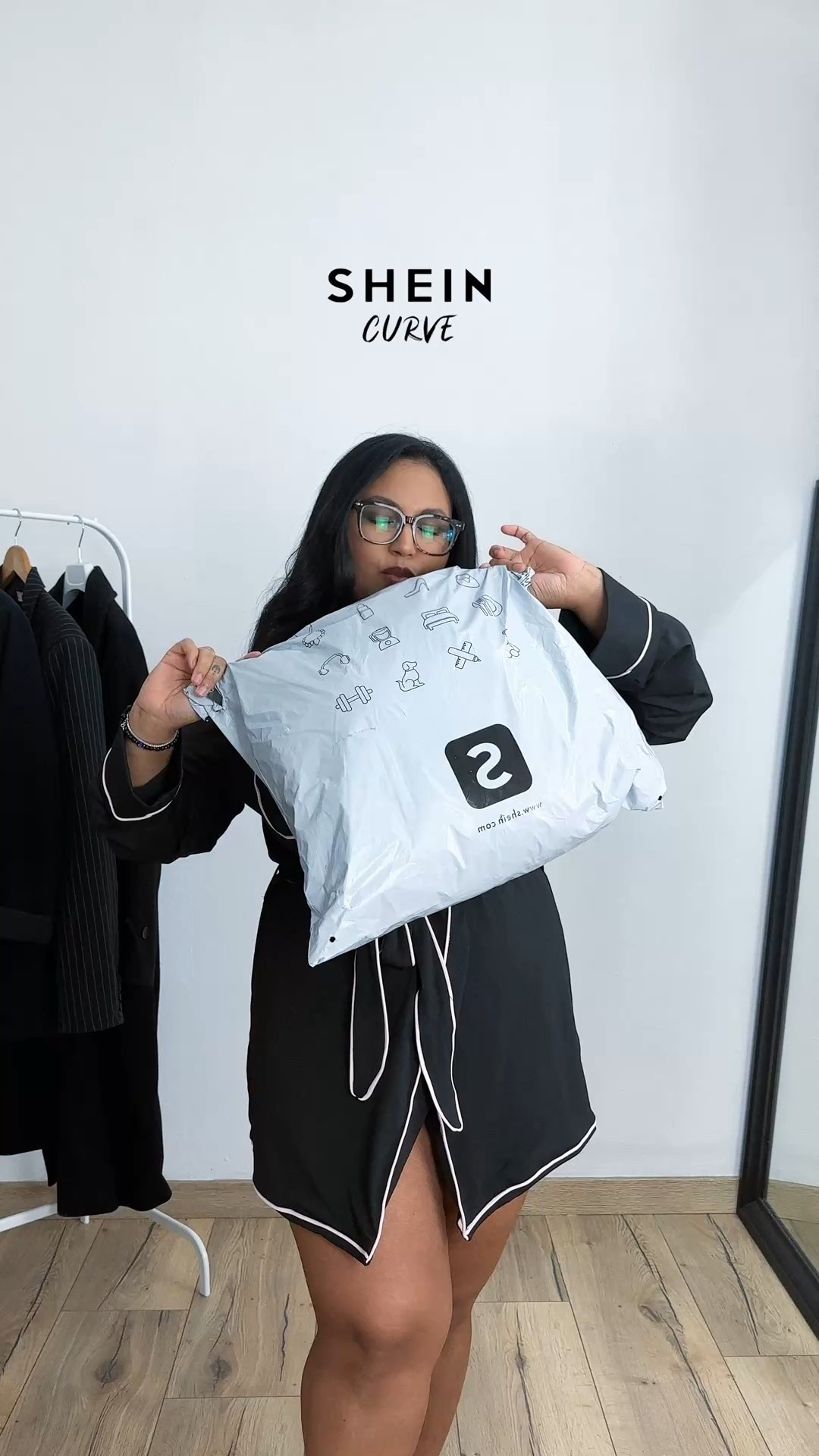 SHEIN Curve winter haul 💕
Wearing 1XL for pants and 0XL for tops 

#winterfashion #cardigan #sheincurve #curvyfashion #midsizefashion #fashionhaul

#LTKmidsize #LTKwinter #LTKcurves