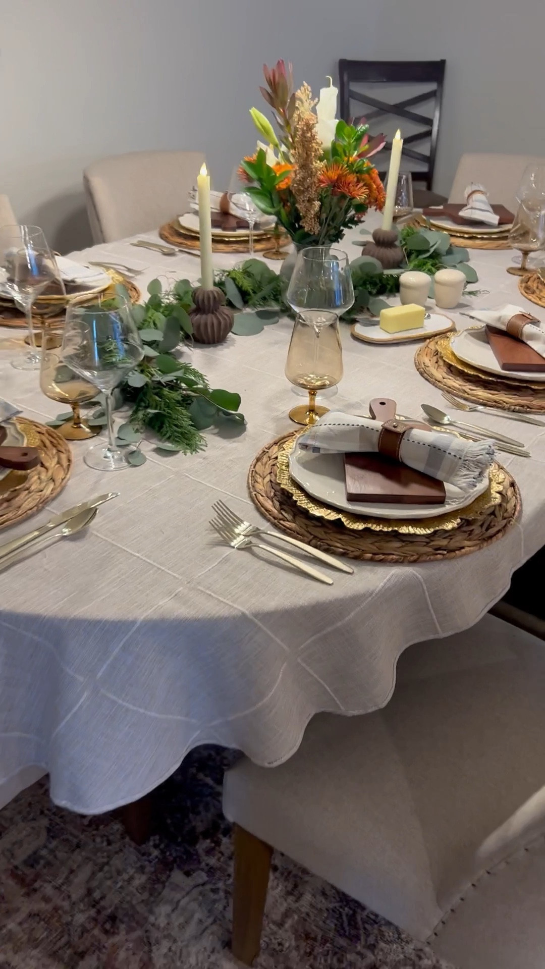 Holiday table decor

#LTKstyletip #LTKHoliday #LTKhome