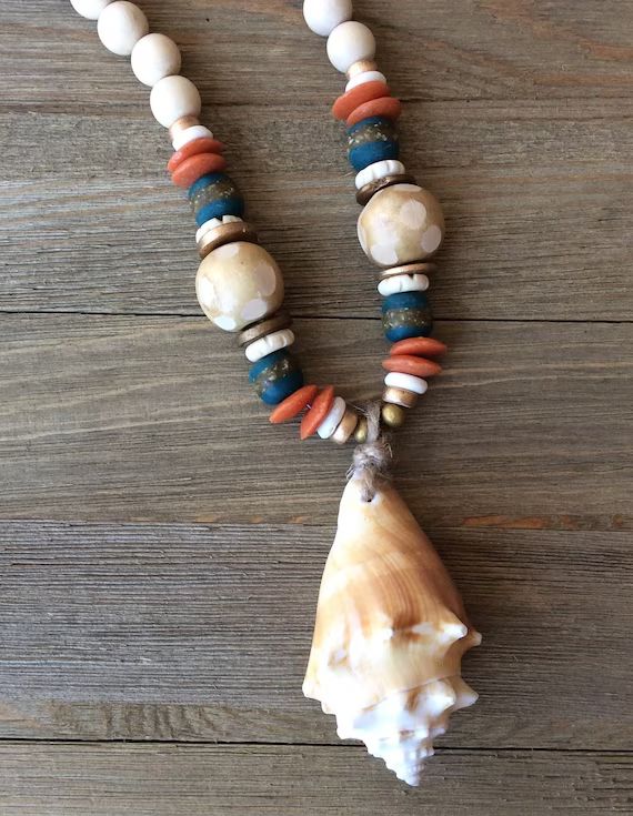 Fighting conch shell necklace | Etsy | Etsy (US)
