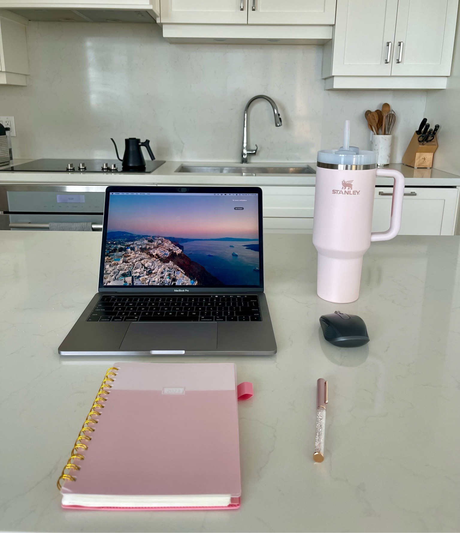 Starting the week off right 💻📝

#LTKhome #LTKunder50 #LTKunder100