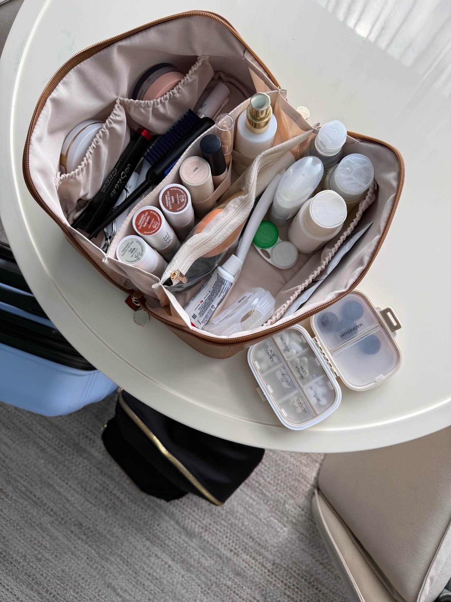 Toiletries are one of the easiest things to overpack, or forget altogether.

A dedicated travel toiletry bag keeps everything in one place, prevents leaks, and makes unpacking at your destination a breeze.

💡 Travel Fact: Most travelers unpack toiletries first. Keeping them organized in one bag saves time and helps you settle in faster.

🧳 Comment TOILETRIES for the links!