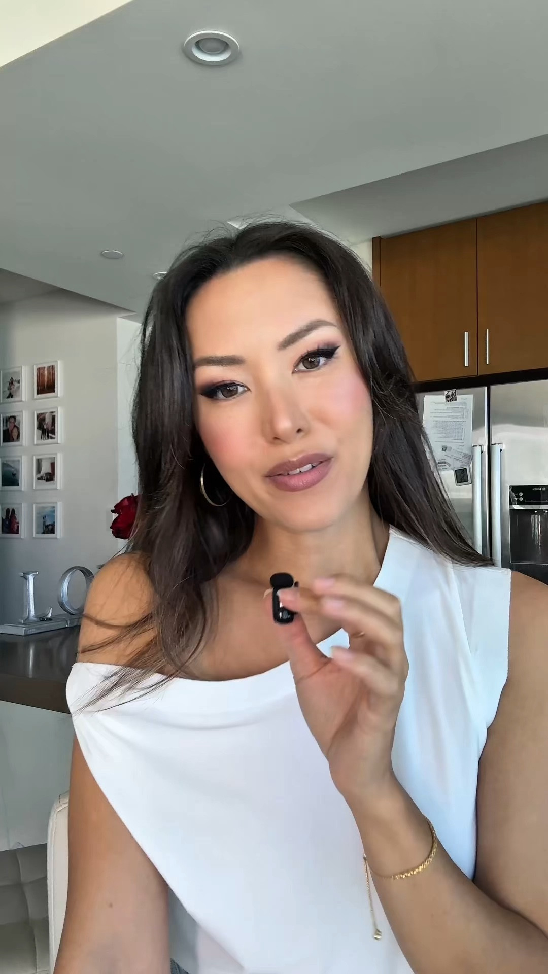 Love this loose one shoulder white top, it’s so elegant and doesn’t wrinkle!! Size XS 

#LTKootd