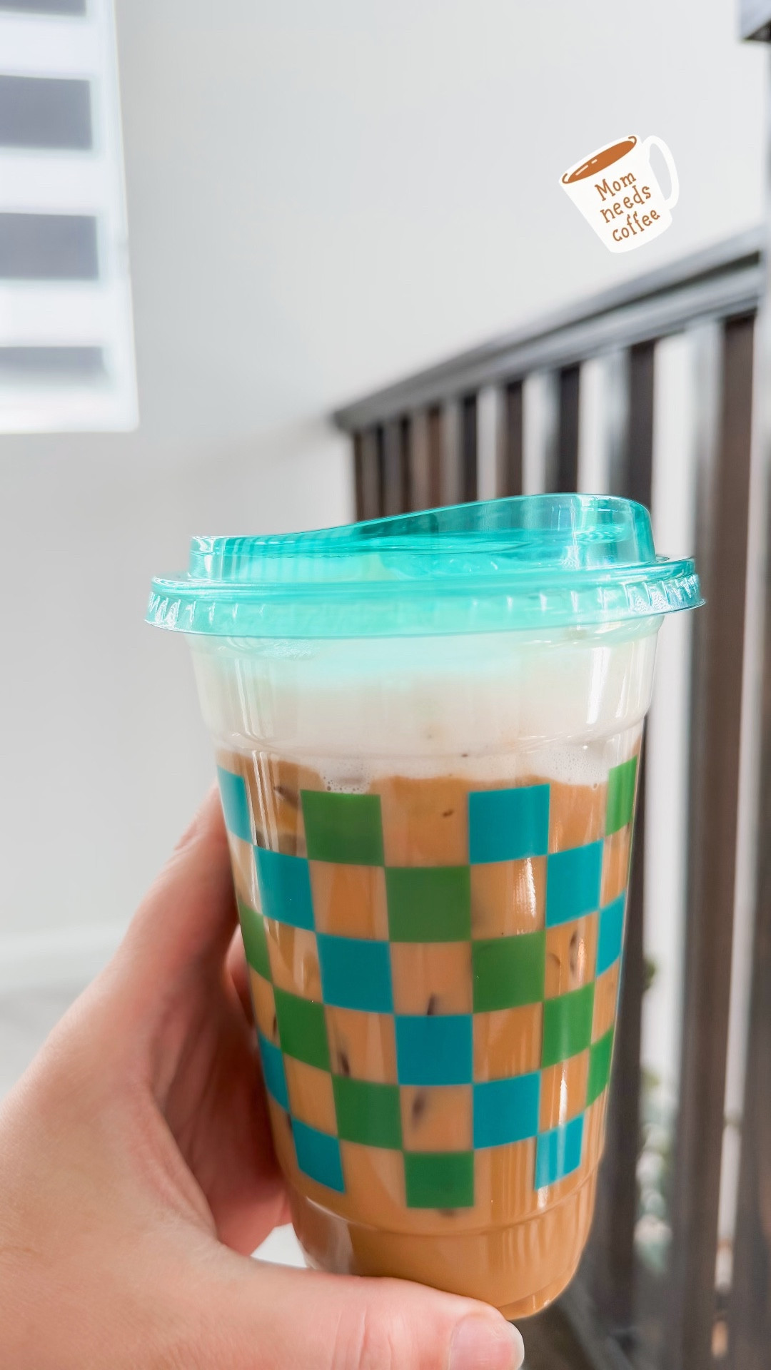 To go coffee cups with lids 

These are the cutest to go coffee cups with matching lids. Comes with both blue and pink!

#LTKmomlife #LTKfoodie #LTKHome