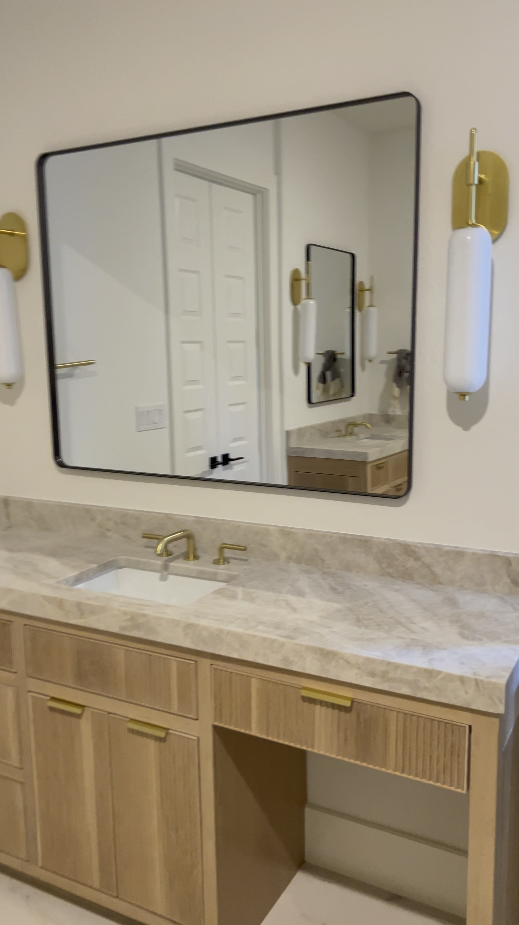 These oversized mirrors come in a ton of sizes and colors from #amazon

#LTKHome