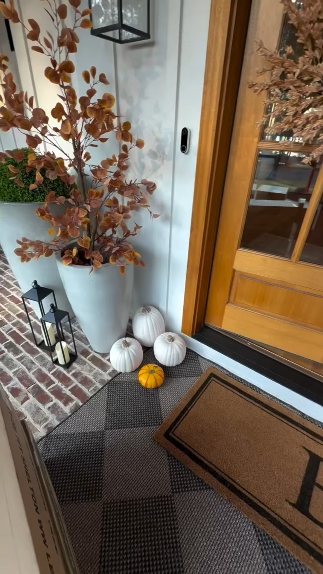 First Christmas install in the books!!!! OBSESSED with the outcome for this client. I was so excited knowing she would walk into cozy Christmas and she did not have to lift a finger. 🎄Can you imagine?? This can be you!!! Let #teammollyb handle your Christmas decorating. #christmas #christmasinstall #christmasdecorate #christmasdecorating #professionalorganizer #teamwork #christmasdecor #deckthehalls #decor #ohchristmastree #vlog #dayi̇nmylife #dailylife #reels #follow #foco

#LTKHoliday #LTKSeasonal #LTKHome