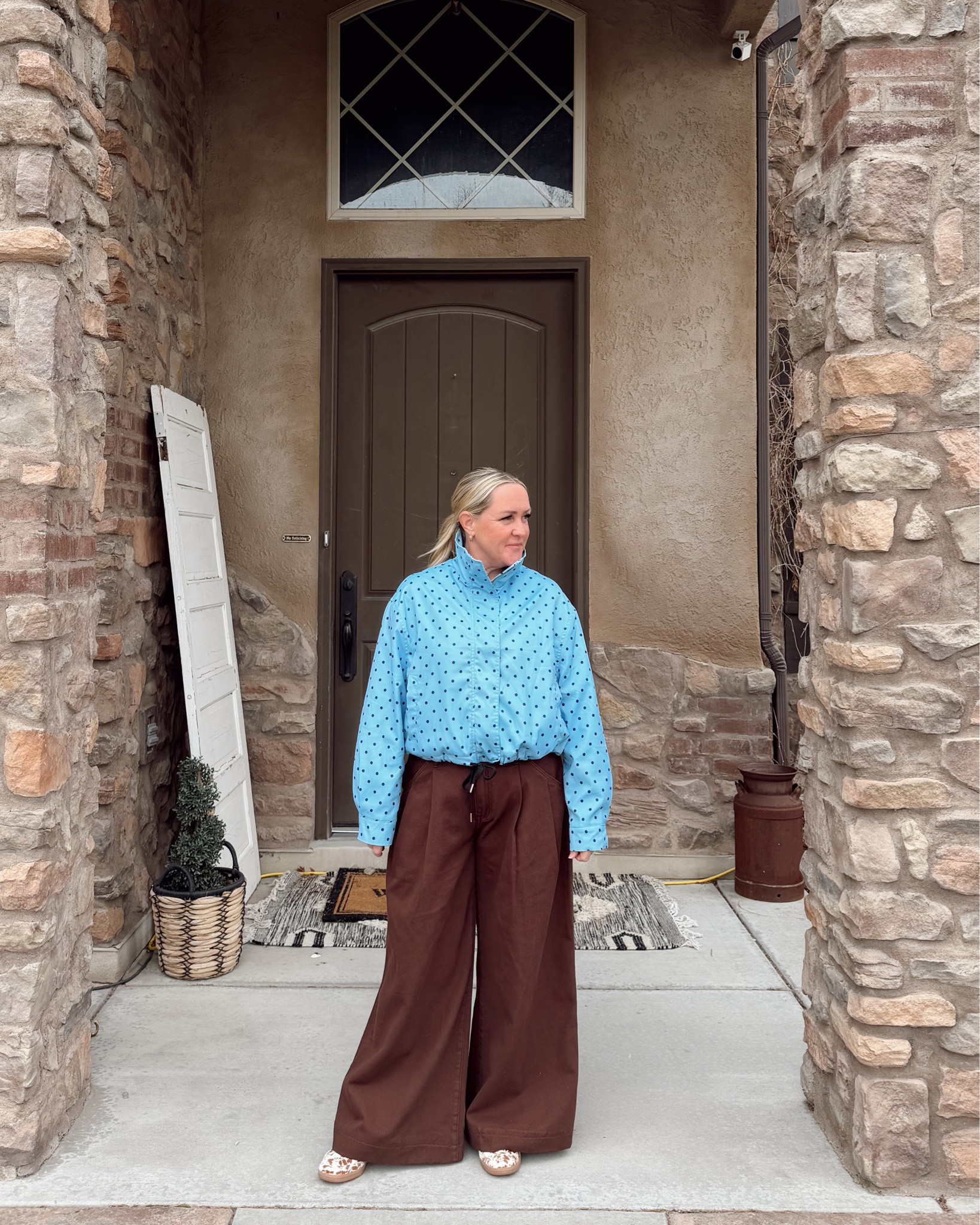 just a girl that loves casual fits, pattern mixing + herself in blue!
.
#personalstylist #patternmixing #momstyle #sprinfashion #polkadits #cowprint #nrownandblue

#LTKootd #LTKOver40 #LTKMidsize