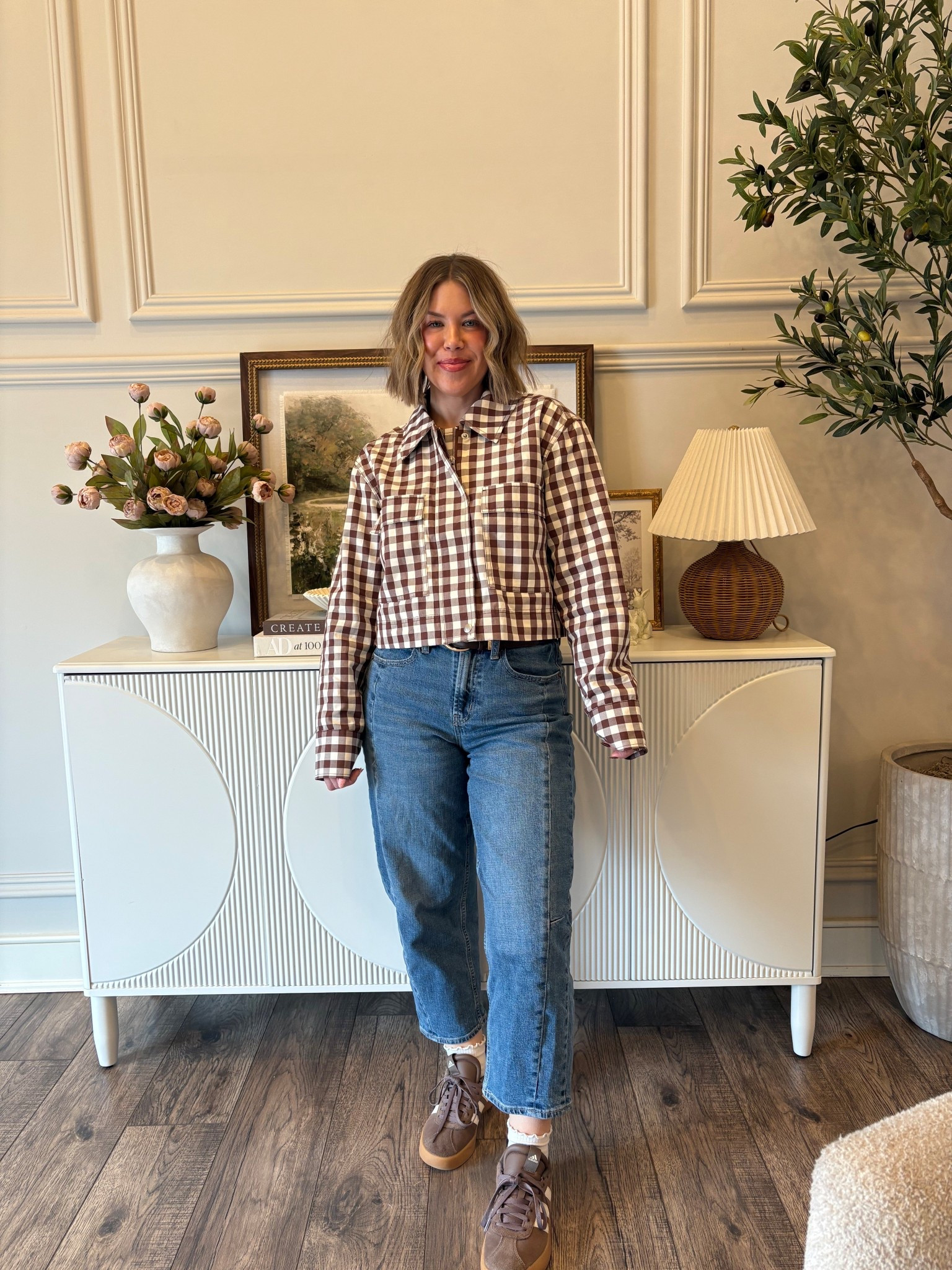 Casual Spring Ootd!
Y’all this jacket is my new obsession it’s so freaking cute, I am wearing a size medium! These jeans are on sale and come in different washes but they are for sure one of my most worn pairs! Brown adidas are a great sneaker to have, they can go with some much. Overall this is a cute trendy spring look that is affordable!:)
#target #targetstyle #targetspring #targetfashion #springstyle #springoutfit #ginghamjacket #brown #barreljeans #oldnavystyle #oldnavyfind #casualoutfit #momoutfit #affordableoutfit


#LTKSeasonal #LTKootd #LTKOver40