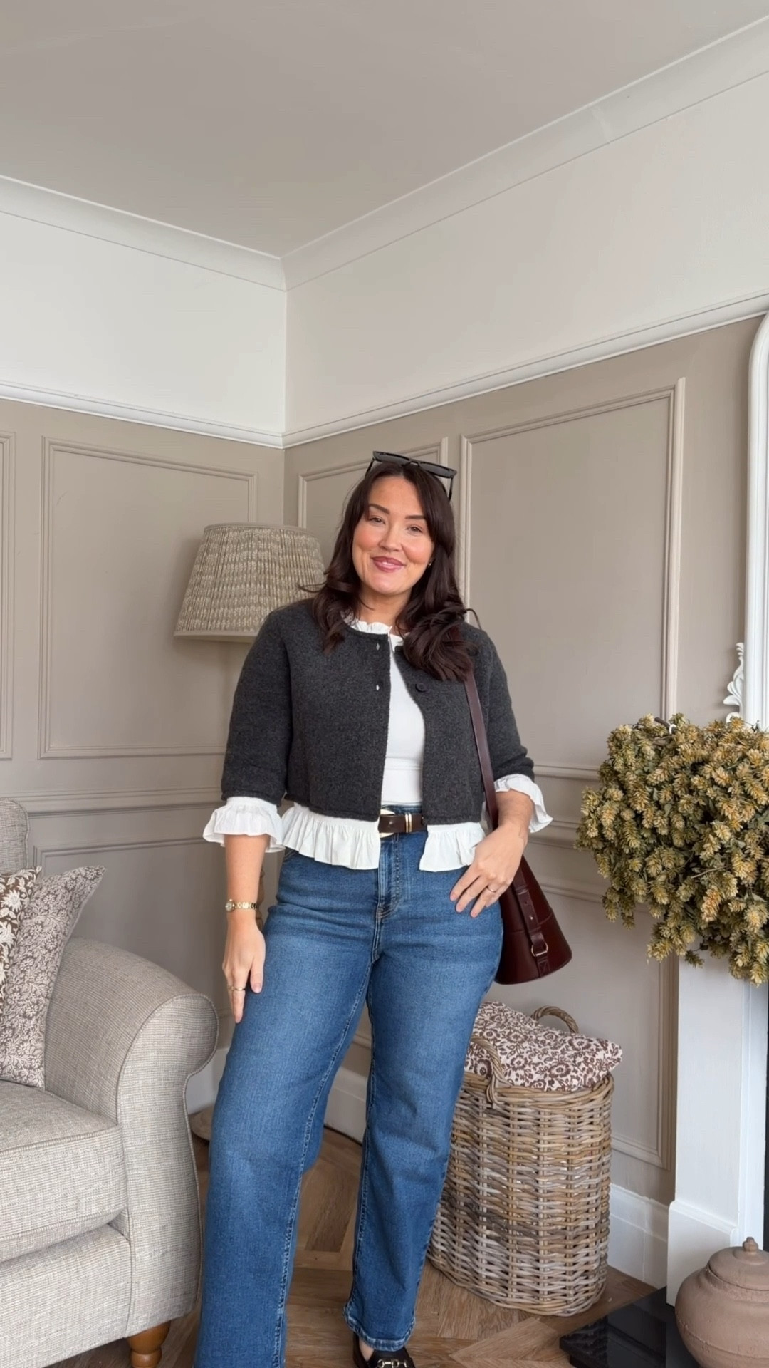 Hey lovelies I thought I'd share today's outfit as it's super comfy but I felt cute 🙌🤣❤️ I wear size M in top and cardigan. Wearing 12 extra short in the Ambela stretch strait jeans ( stretchy enough so I've gone down a size) but they are out of stock so I've linked another one of my fave jeans x 

#LTKSeasonal #LTKfindsunder100 #LTKmidsize