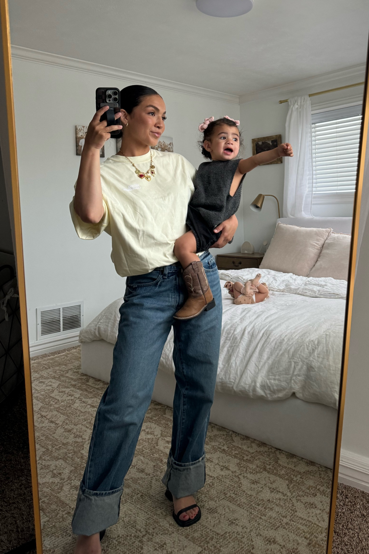 t shirt is on MAJOR sale & it’s so so good! sized up to a medium for an oversized fit! jeans are tttell

#LTKstyletip #LTKfindsunder50 #LTKfindsunder100