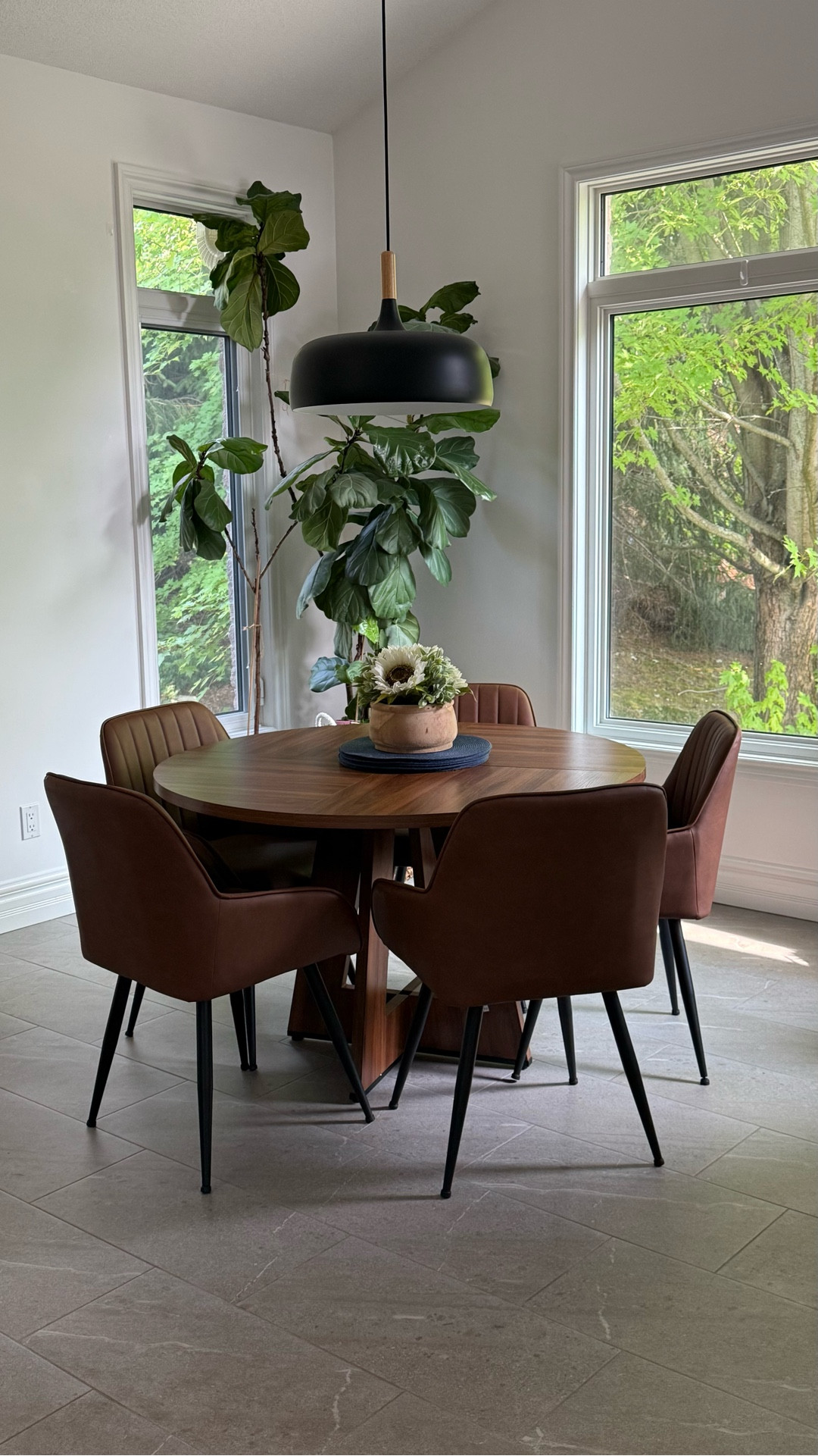 When the affordable furniture piece you ordered online is better than all the reviews combined 🙌🏽 

This circular table was SUCH A WIN!!! Extremely affordable and was delivered in 3 days! 

I’m in LOVEEEEEE!!!!

#amazonfind #amazonhome #modernhome #amazonhomefinds

#LTKcanada #LTKsale #LTKcasa