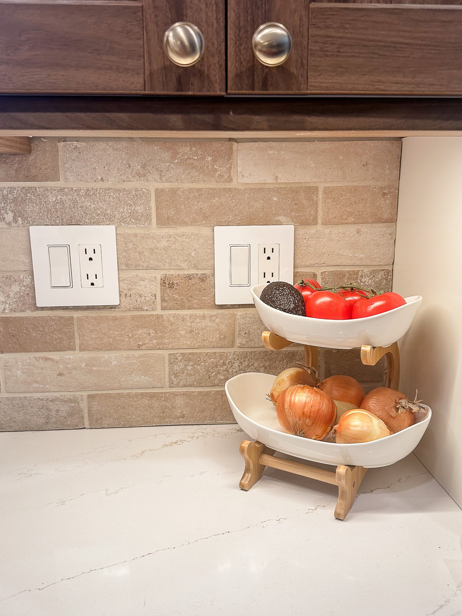Completely obsessed with this ceramic fruit bowl stand!

My husband wanted a spot for his onions and tomatoes (chef things), so I did a little Amazon digging—and let’s just say, it delivered! 

#LTKcanada #LTKsummer #LTKspring