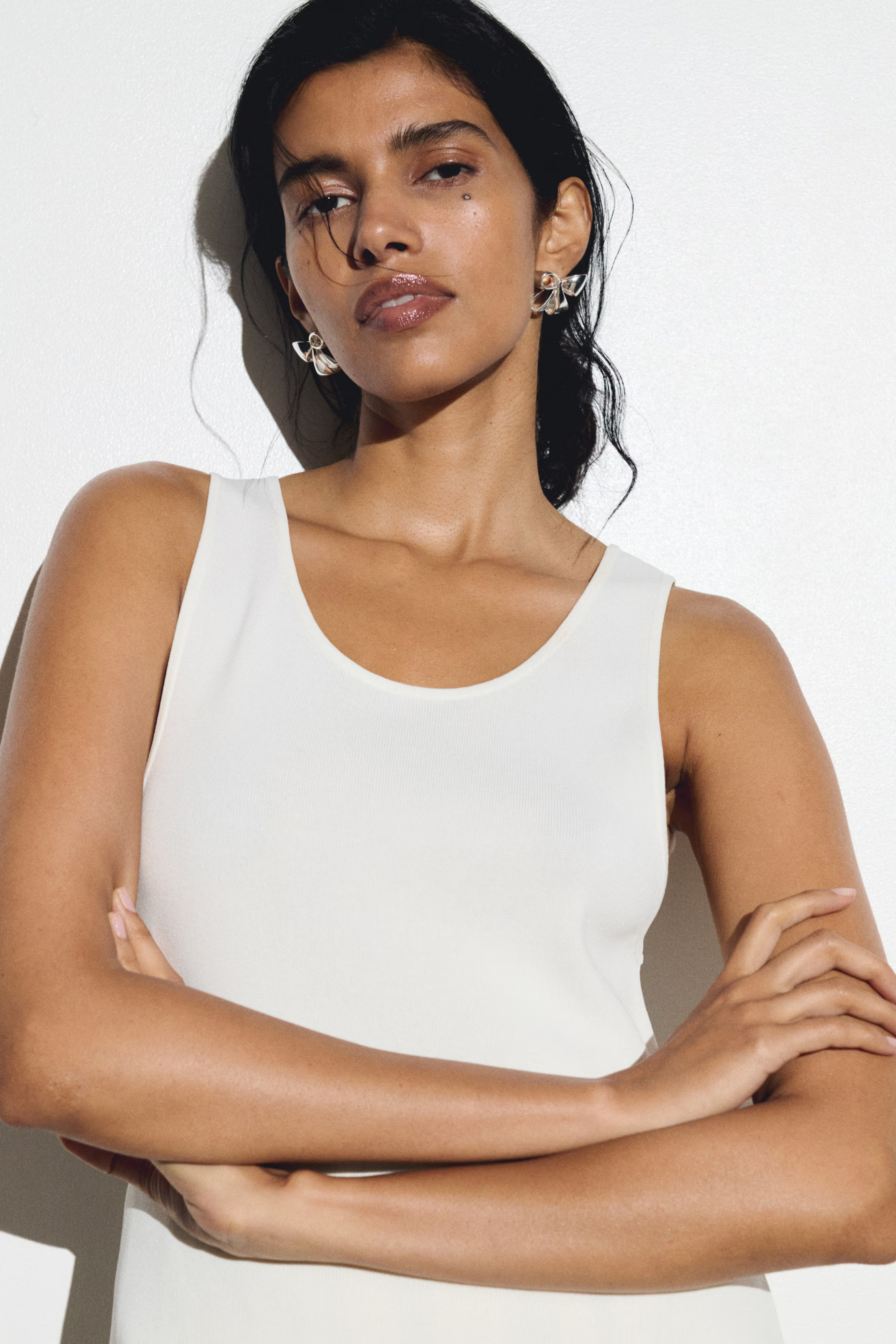 Bow-shaped stud earrings | H&M (UK, MY, IN, SG, PH, TW, HK)