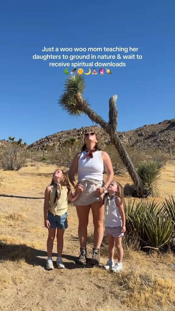 Hiking Travel Outfit of the Day 🥾🏜️ Wearing a medium skirt! Size 8/10 | M\L | 5’4” 

 #LTKootd #LTKActive #LTKTravel