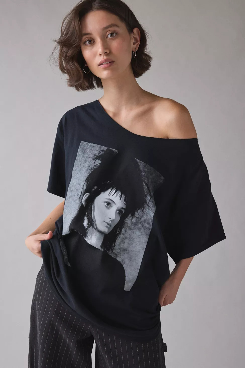 Beetlejuice Graphic Off-The-Shoulder T-Shirt Dress | Urban Outfitters (US and RoW)