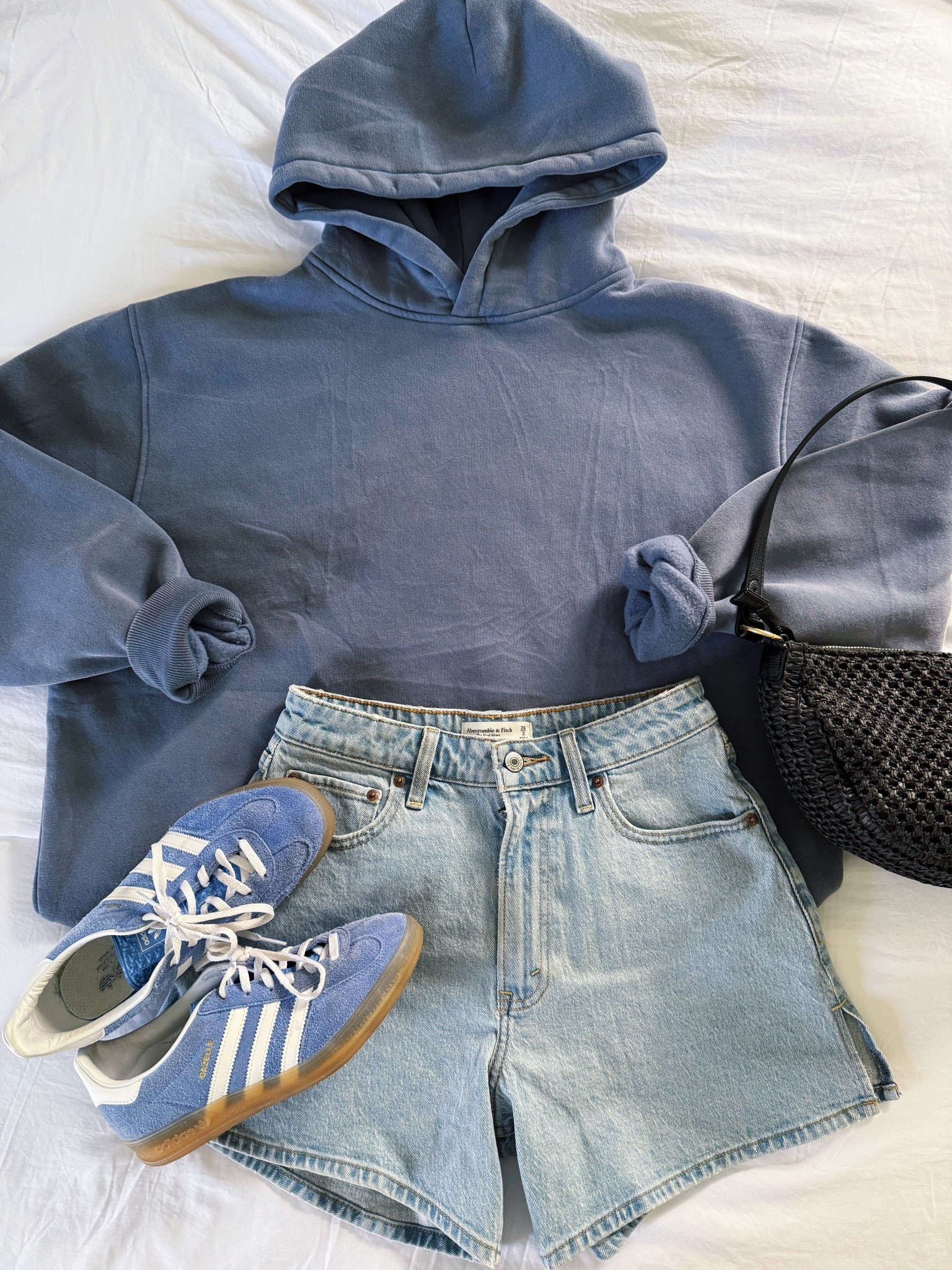 Simple ootd 🤍🫐✨🫶🏼