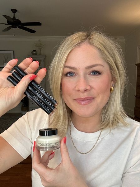 The two things you shouldn’t skip on getting during the @sephora Savings Event! I love my @bobbibrown face base and long-wear shadow sticks! They’re the multi-taskers I’ve been using for years and can confidently say I think you’ll love them! #bobbibrowncosmetics, #ad #BobbiBrown #sephora #bobbibrownpartner